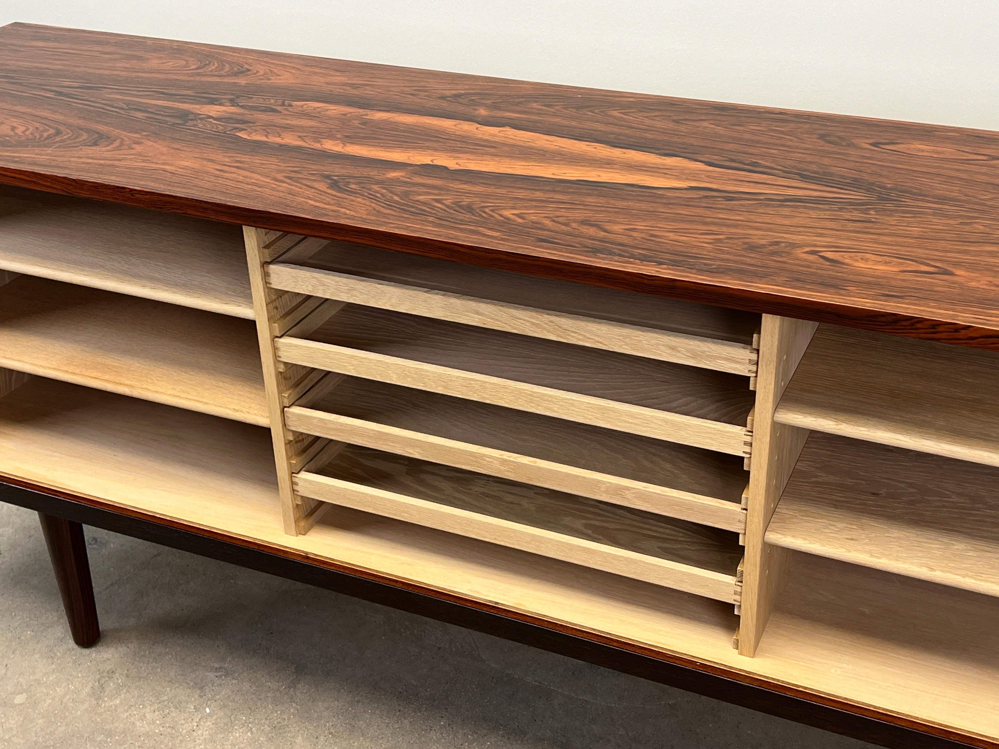 Rosewood Hans Wegner RY-25 Credenza for Ry Mobler For Sale 5