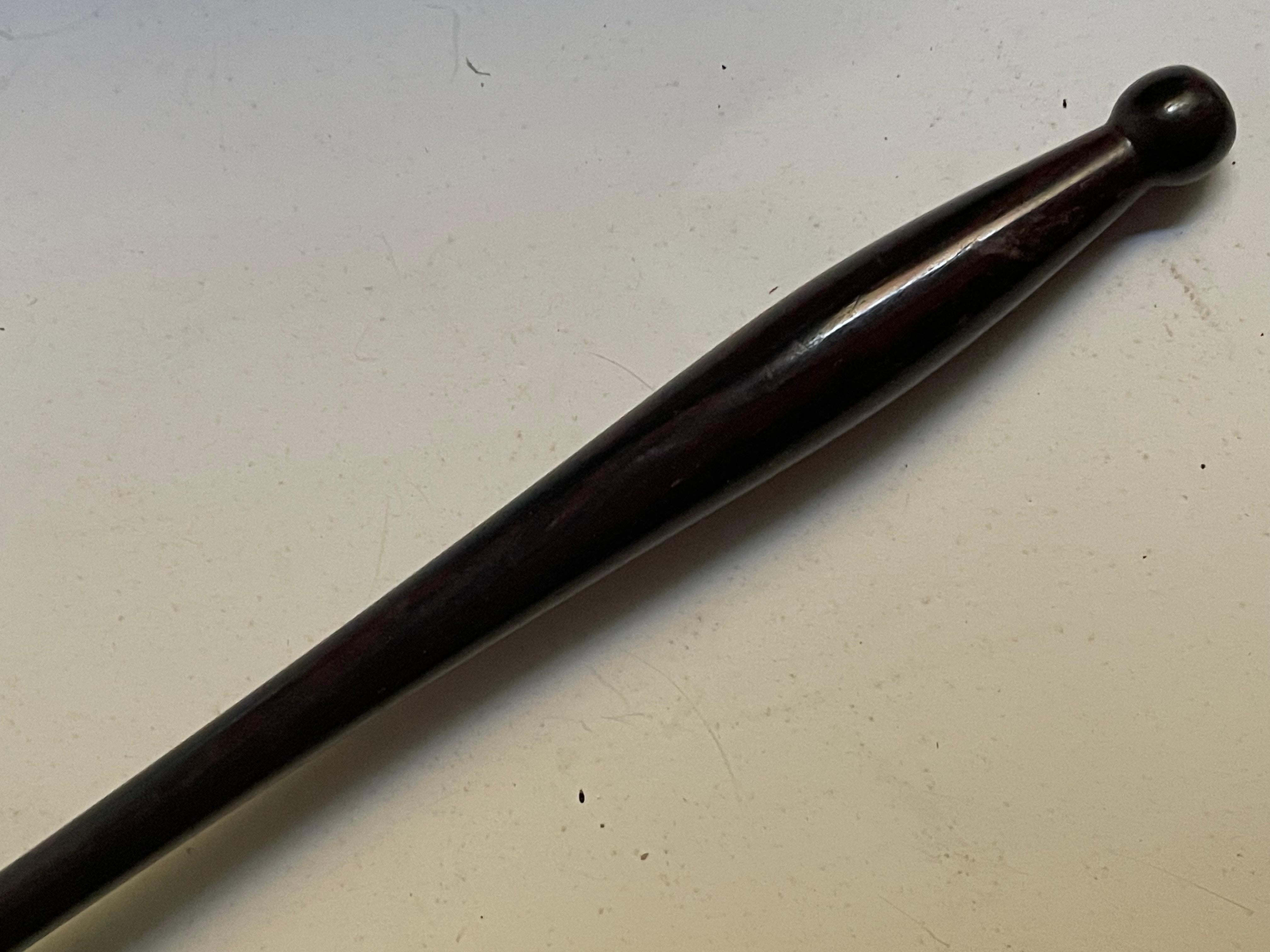 Mazo de Juez Subastador tallado en madera dura de palisandro Desconocido en venta