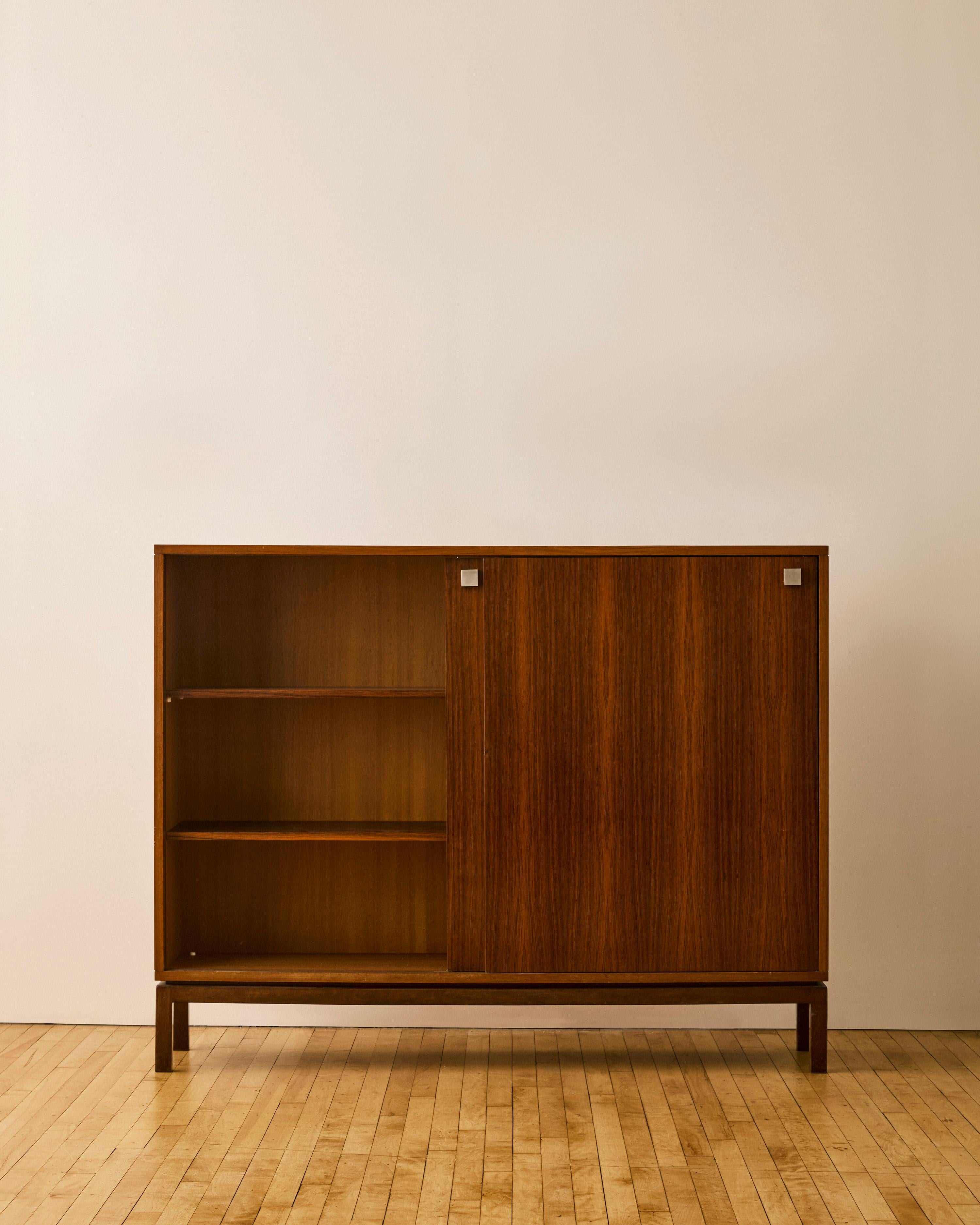 Rosewood Highboard Cabinet by Alfred Hendrickx (Mitte des 20. Jahrhunderts) im Angebot