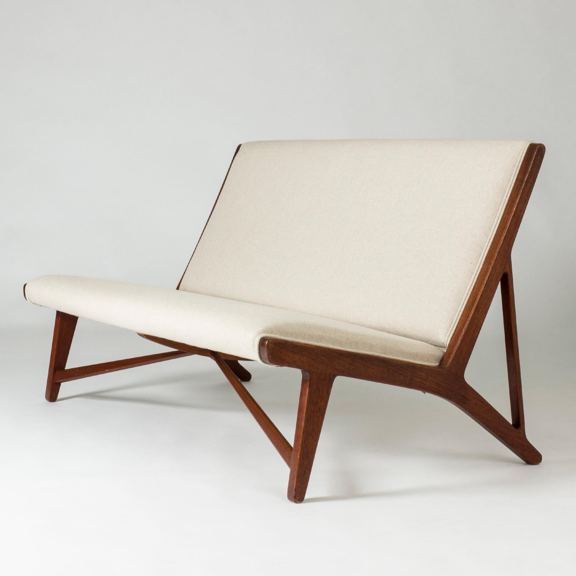 Teakholz-Sofa „JH 555“ von Hans J. Wegner für Johannes Hansen, Dänemark, 1950er Jahre. (Skandinavische Moderne) im Angebot