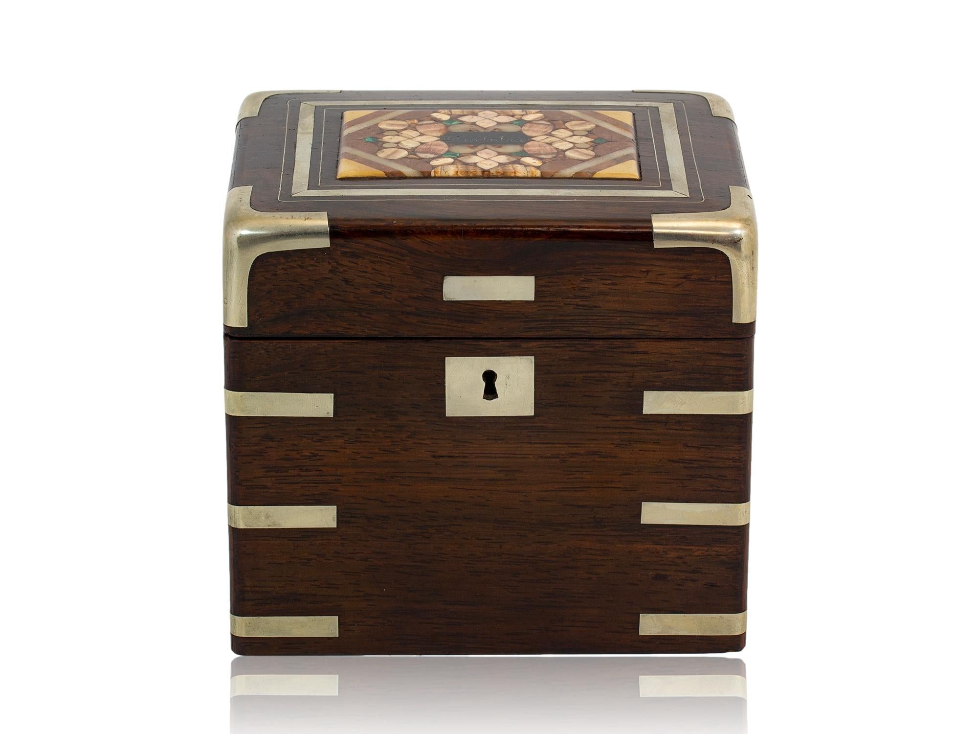 Karlsbad Repubblica Ceca

Dalla nostra collezione di Tea Caddy, siamo lieti di offrirti questo Tea Caddy Karlsbad in palissandro. Il Tea Caddy in palissandro di forma quadrata con bordi arrotondati, realizzato in palissandro con fascia nichelata e