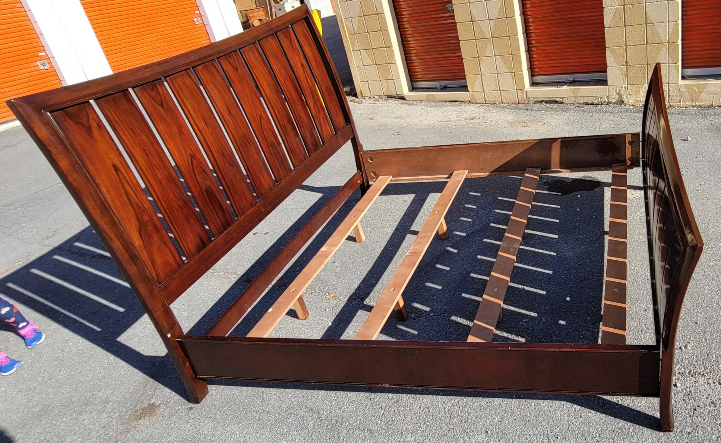 Stained Rosewood King Size Slatted Sleigh Bed For Sale