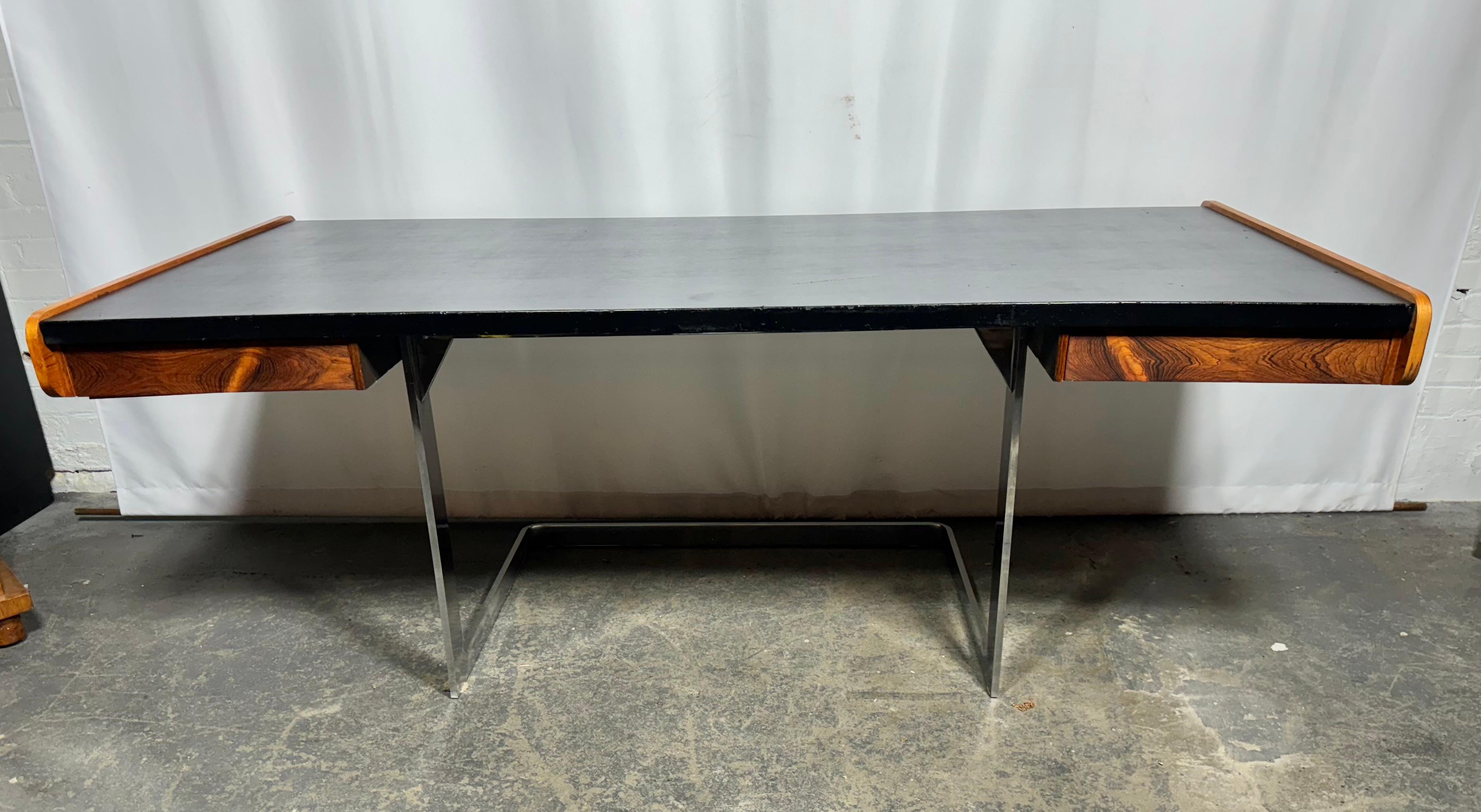 Mid-Century moderno Scrivania in palissandro/pelle e cromo di Ste. Marie e Laurent , Modernisti in vendita