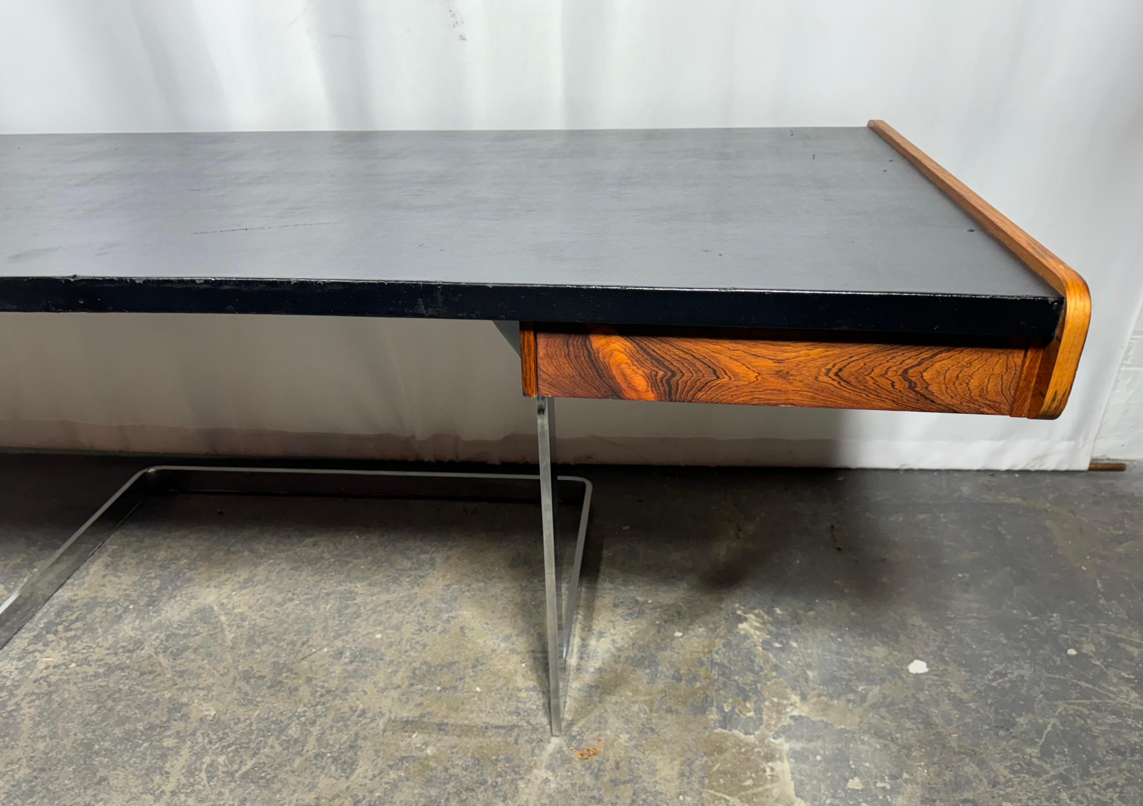Scrivania in palissandro/pelle e cromo di Ste. Marie e Laurent , Modernisti in vendita 1