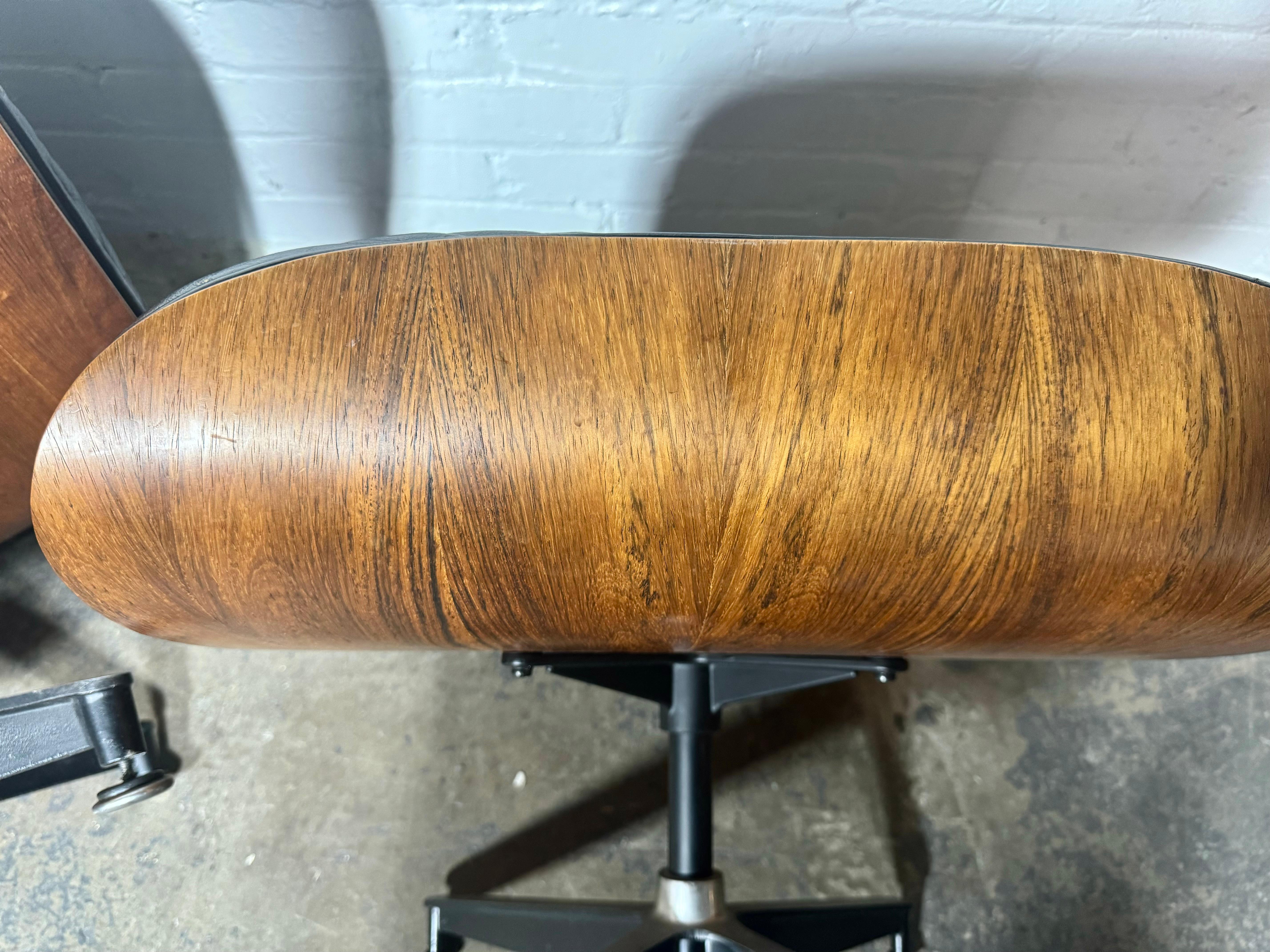 Rosewood / Leather Eames Lounge Chair & Ottoman Herman Miller, USA 1970s 2