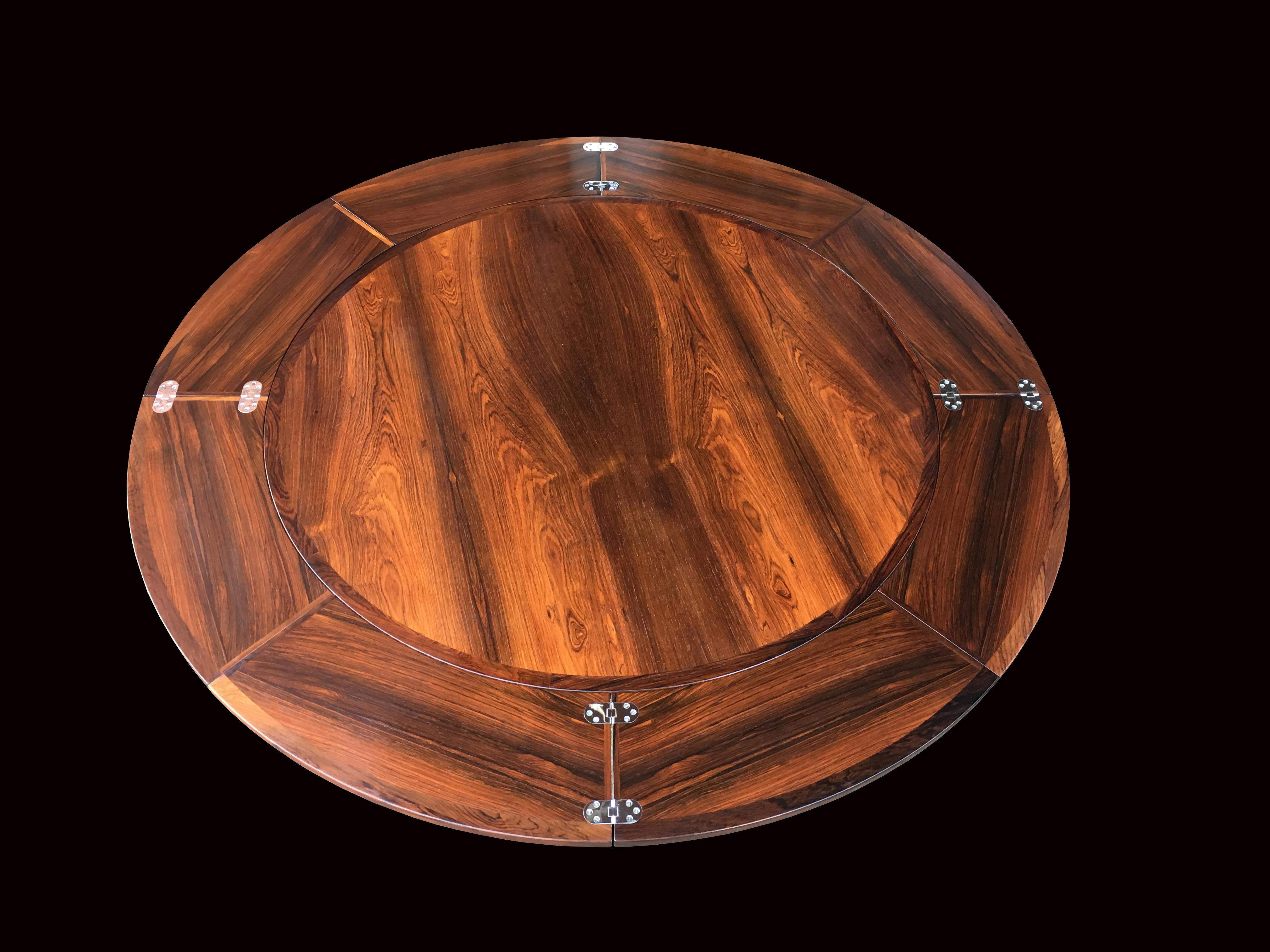 Rosewood 'Lotus' or 'Flip Flap' Extending Circular Dining Table by Dyrlund In Good Condition In Little Burstead, Essex