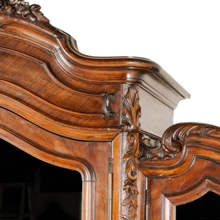 Rosewood Louis XV Revival Armoire In Excellent Condition In Vancouver, British Columbia