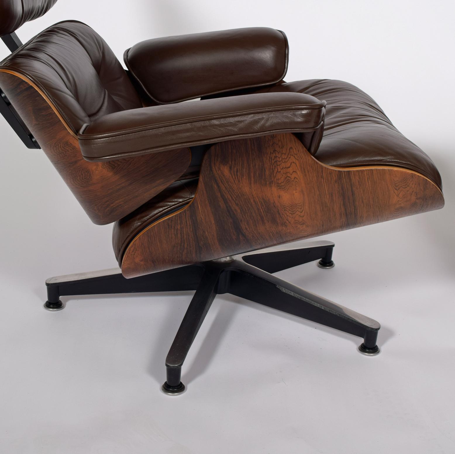 Rosewood Lounge Chair and Ottoman 670/671 by Charles Eames for Herman Miller In Good Condition In Hudson, NY
