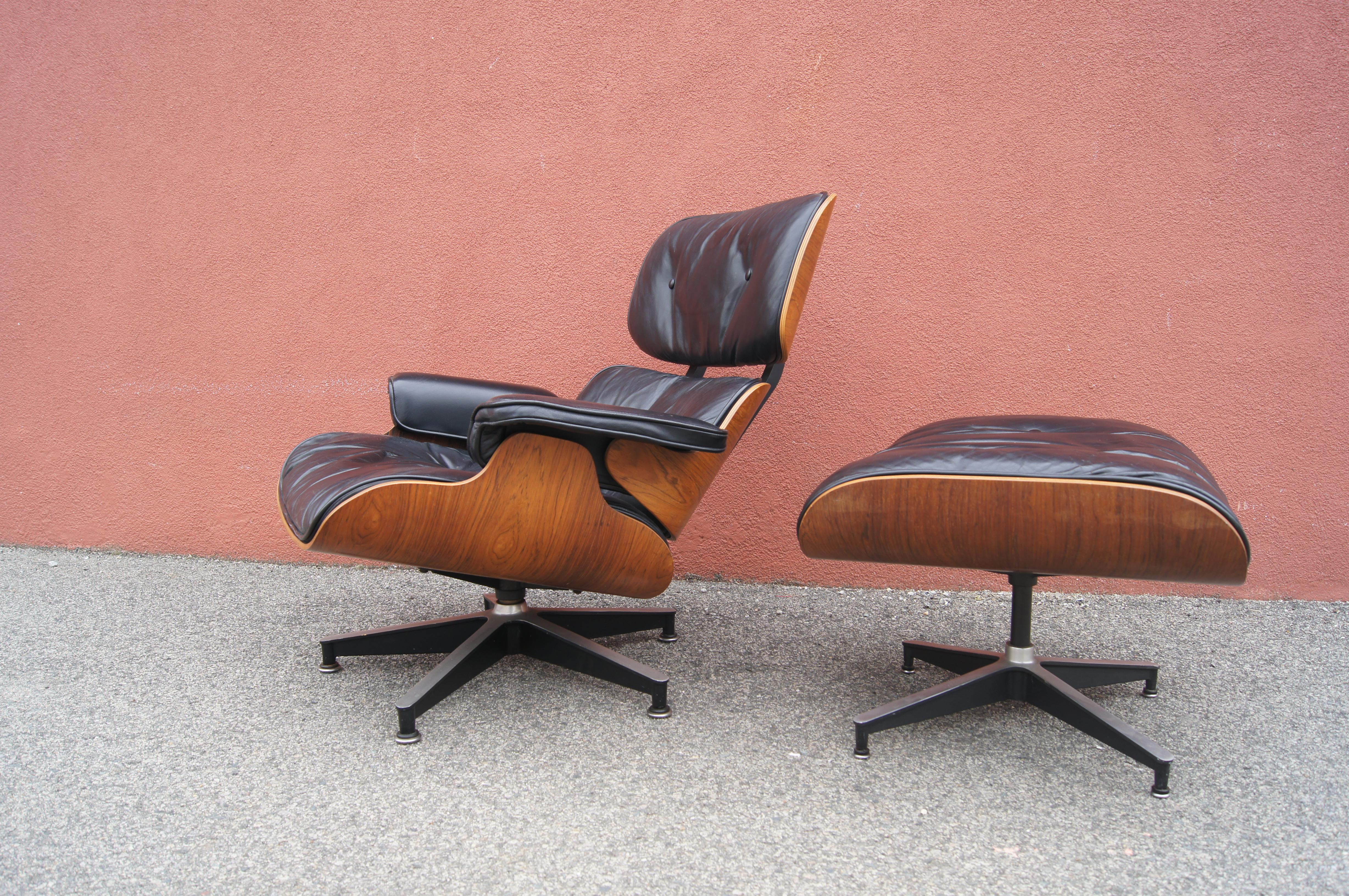Mid-Century Modern Rosewood Lounge Chair and Ottoman by Charles and Ray Eames for Herman Miller