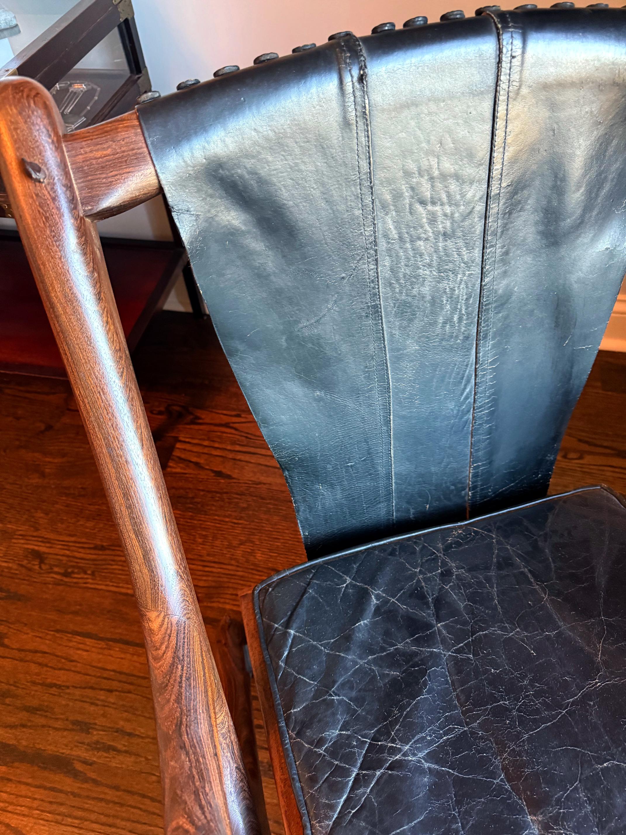 Loungesessel und Ottomane aus Palisanderholz, Don Shoemaker (Ende des 20. Jahrhunderts) im Angebot