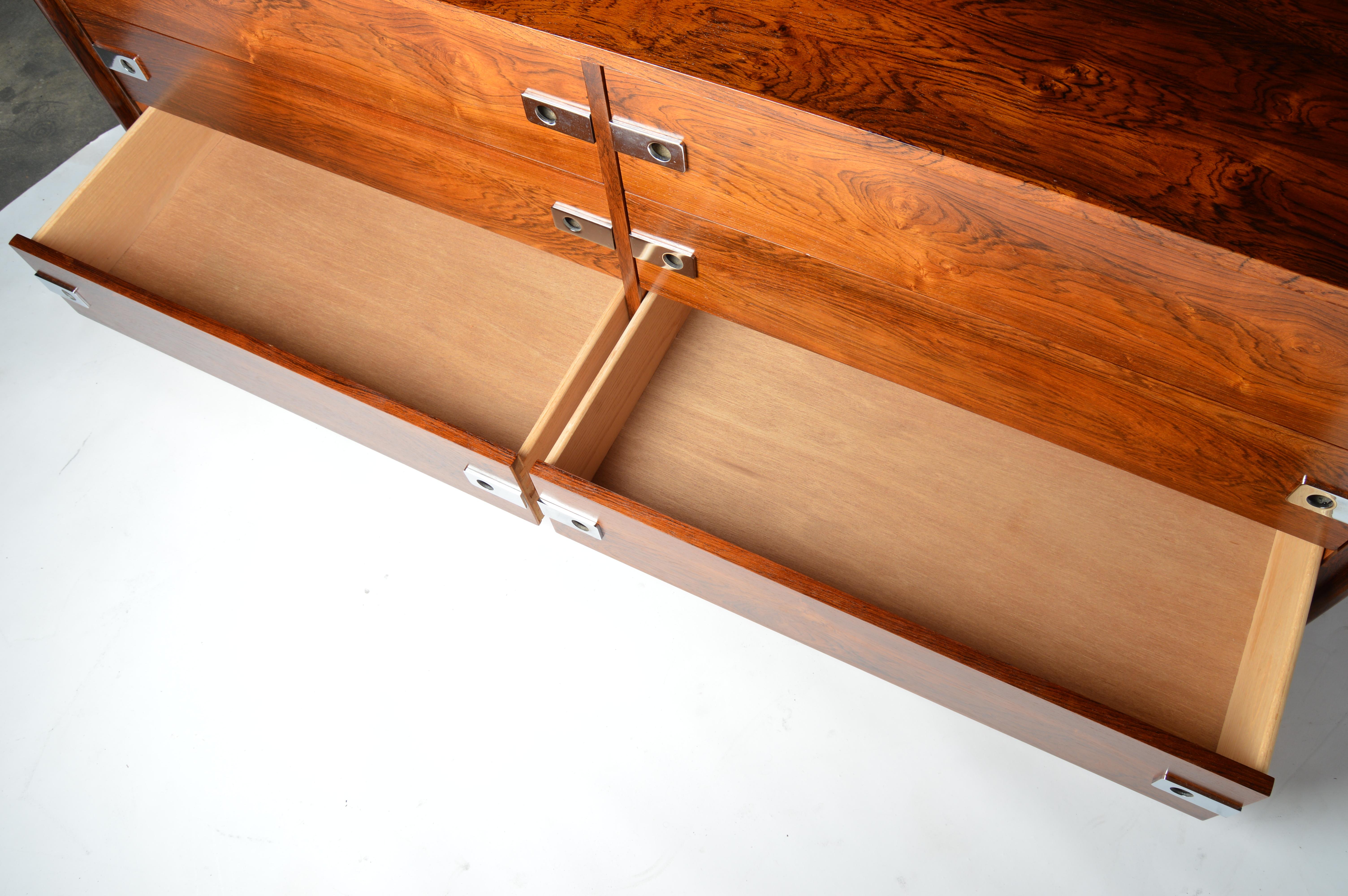 Rosewood Low Dresser after Arne Vodder by Inter-Continental Designs Ltd-Canada In Good Condition In Southampton, NJ
