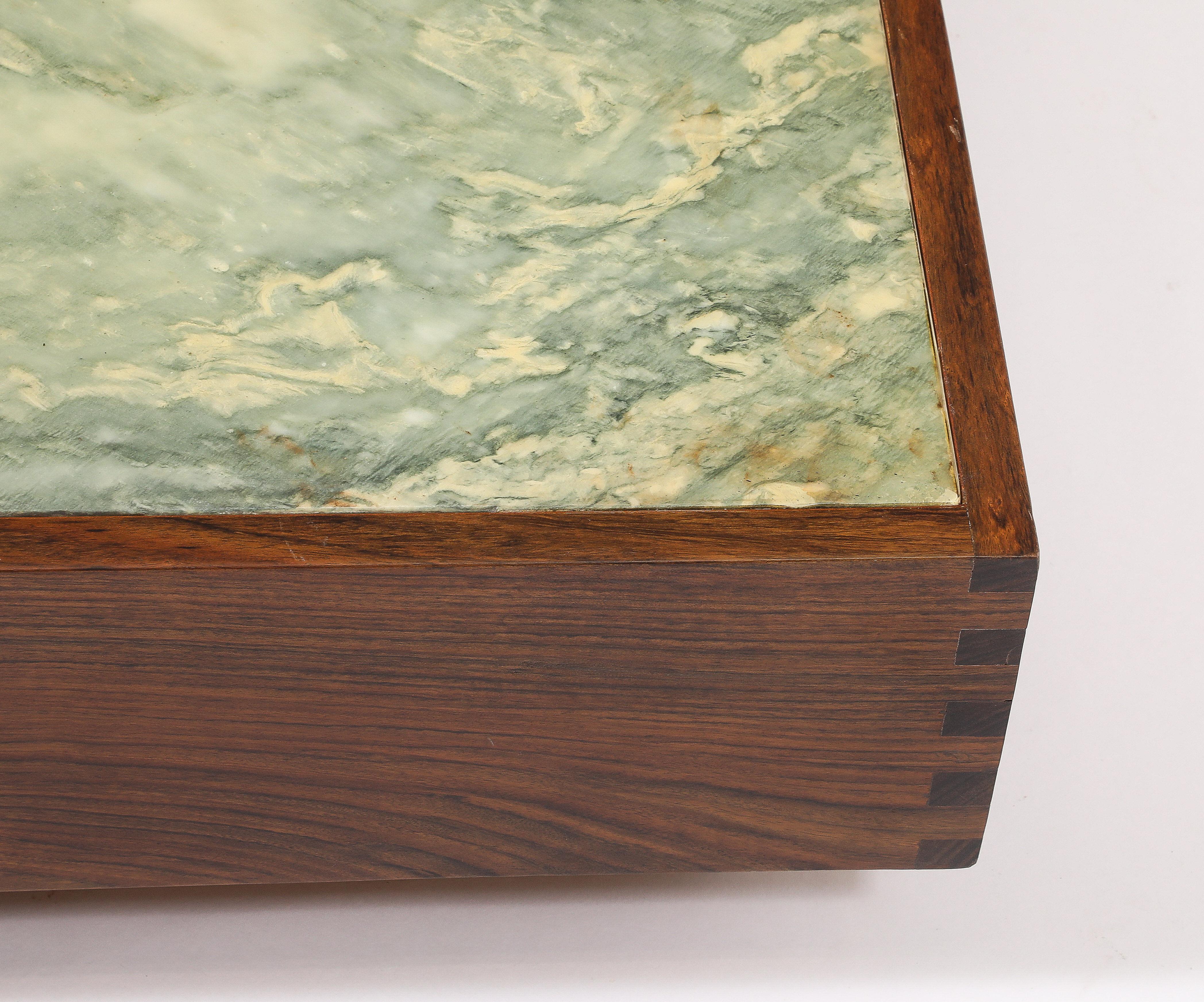 20ième siècle Table basse en palissandre et marbre, France, années 1950 en vente