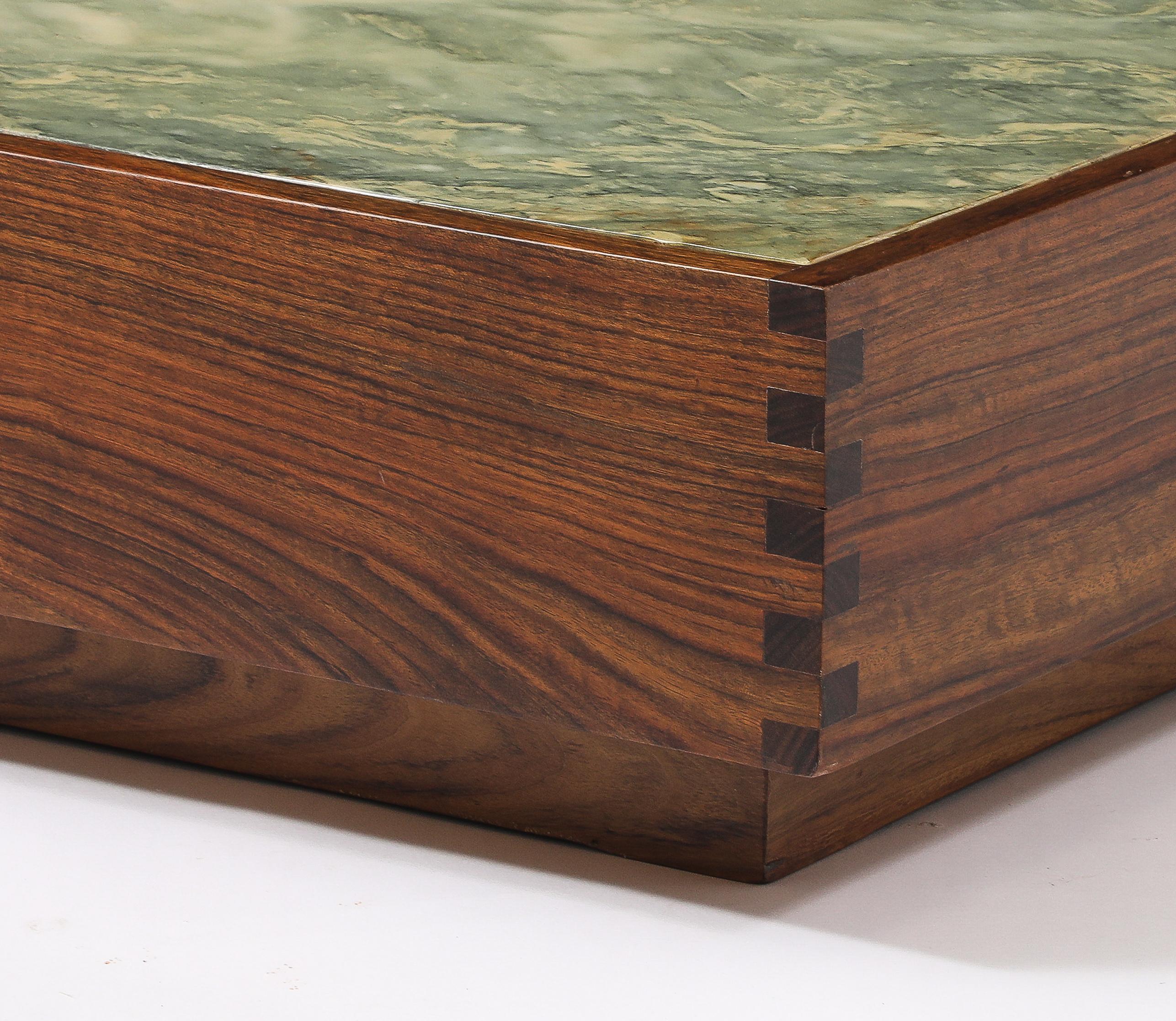 Table basse en palissandre et marbre, France, années 1950 en vente 2