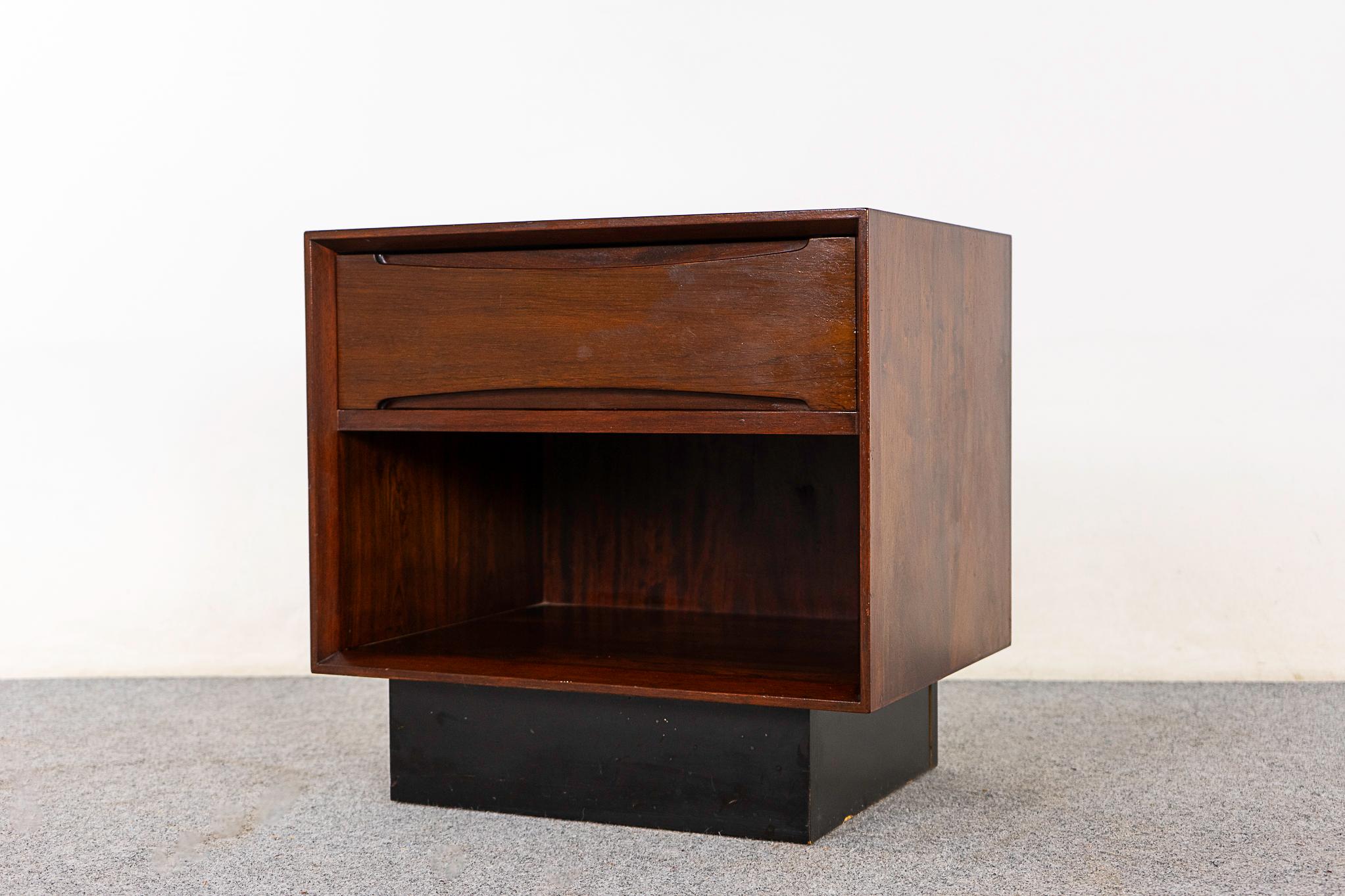 Rosewood Mid-Century Bedside Table by Drylund For Sale 1