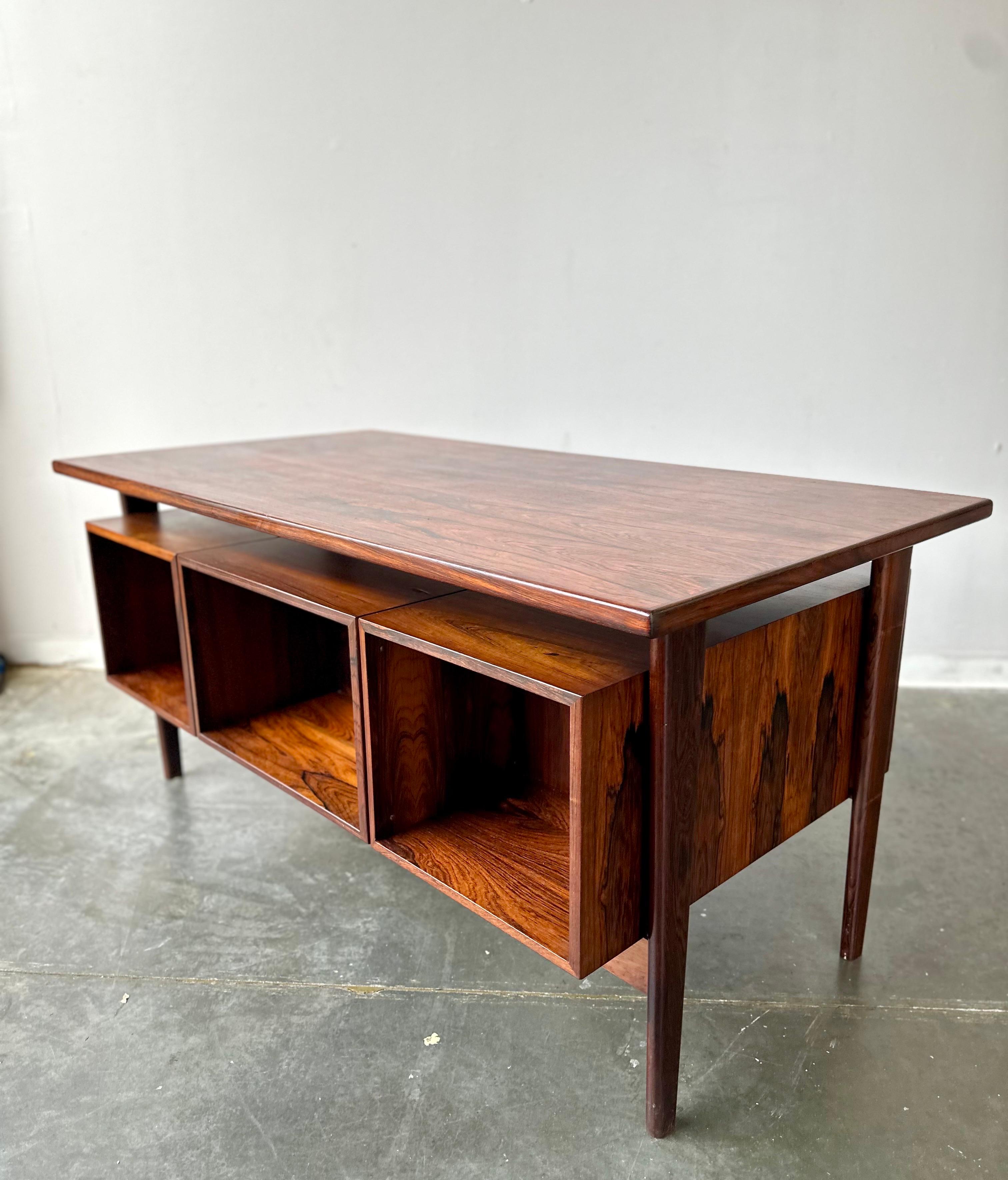 Rosewood Mid Century Danish Desk By Kai Kristensen In Good Condition In Sayreville, NJ