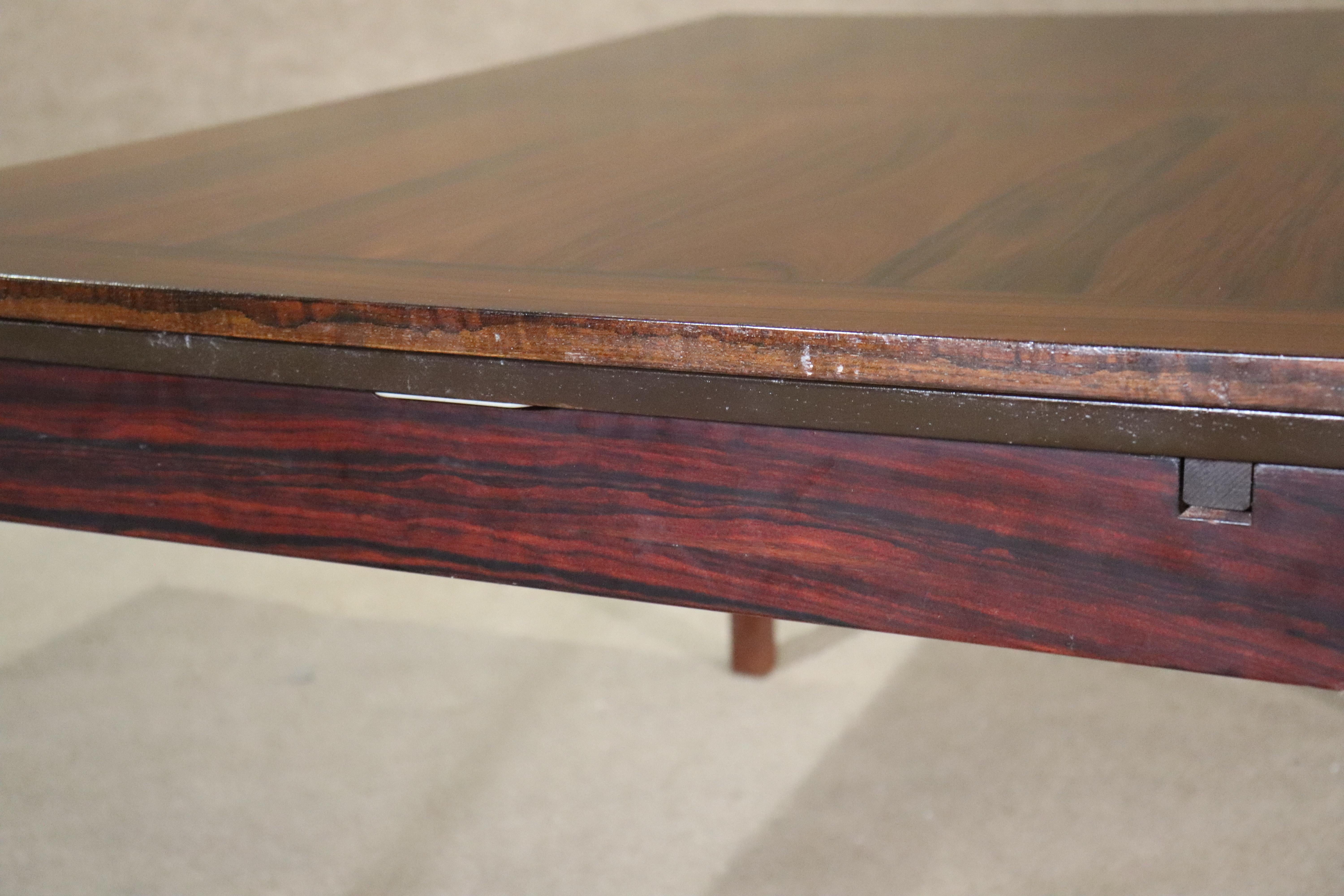 Mesa de comedor extensible de palisandro de mediados de siglo en venta 5