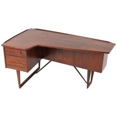 Bureau Boomerang en bois de rose:: style moderne du milieu du siècle:: par Peter Løvig Nielsen Danemark:: 1956