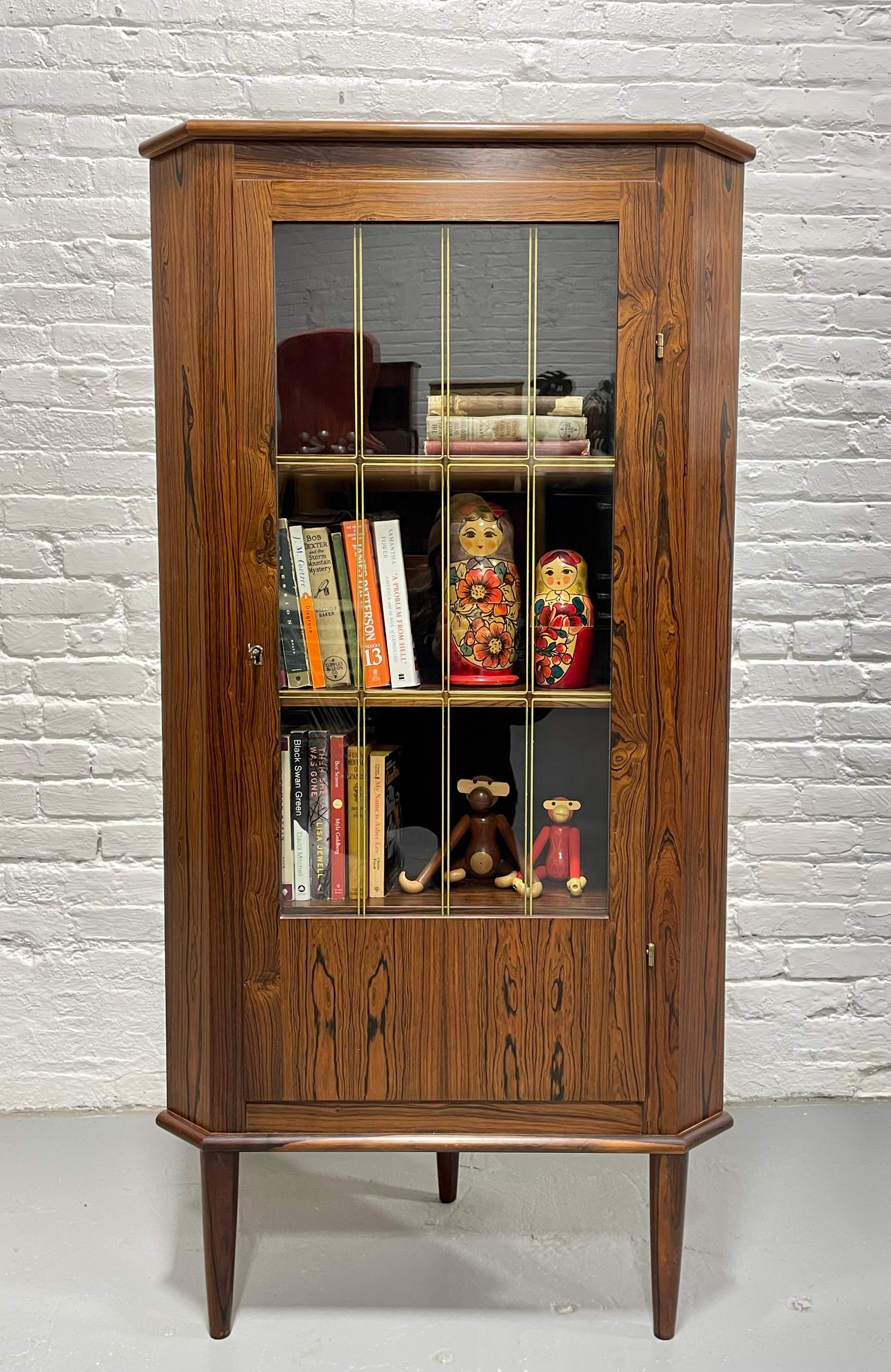 ROSEWOOD Mid Century Modern CORNER Bookcase / China or Liquor Cabinet, c. 1960s For Sale 4