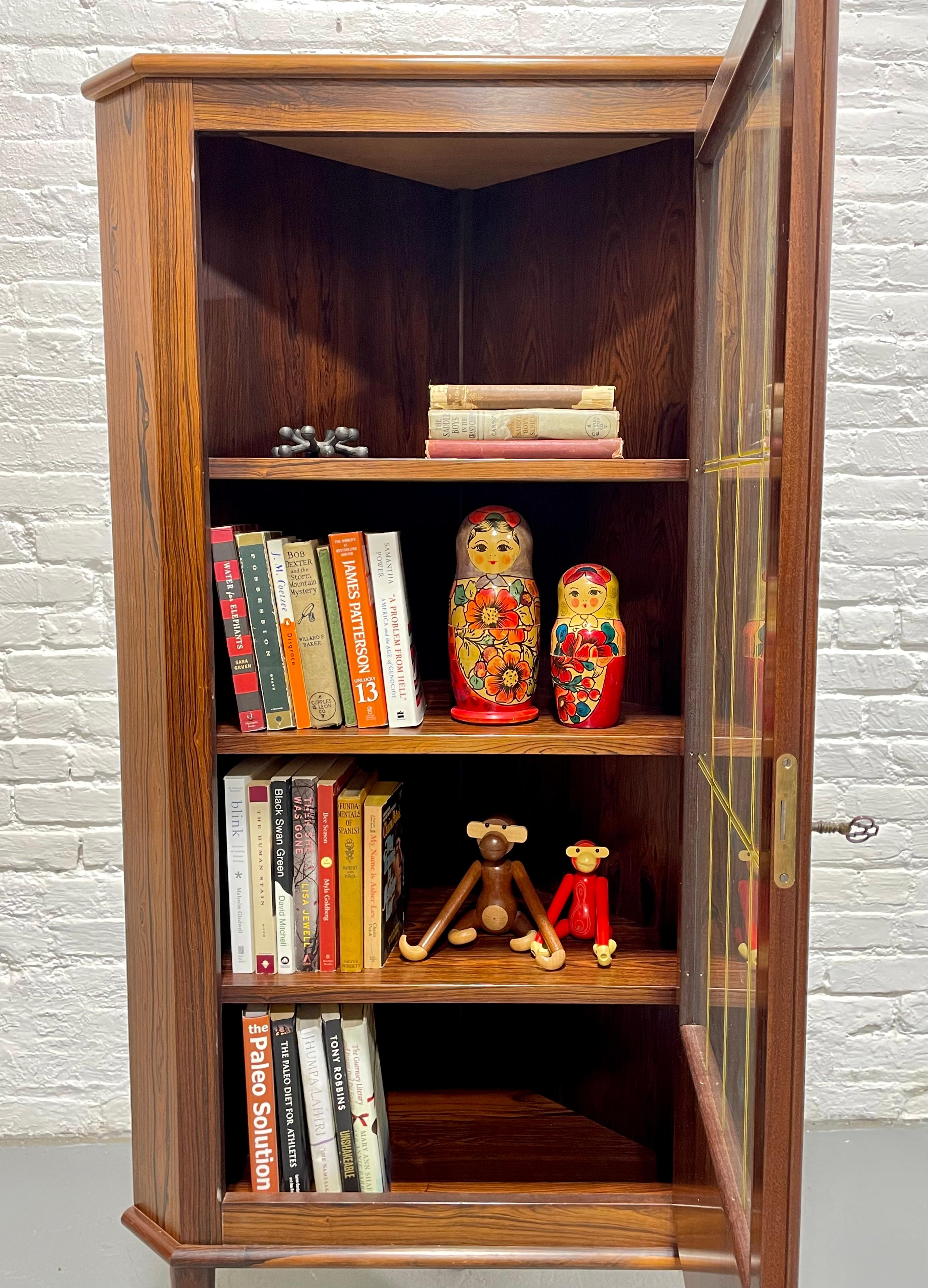 ROSEWOOD Mid Century Modern CORNER Bookcase / China or Liquor Cabinet, c. 1960s For Sale 3