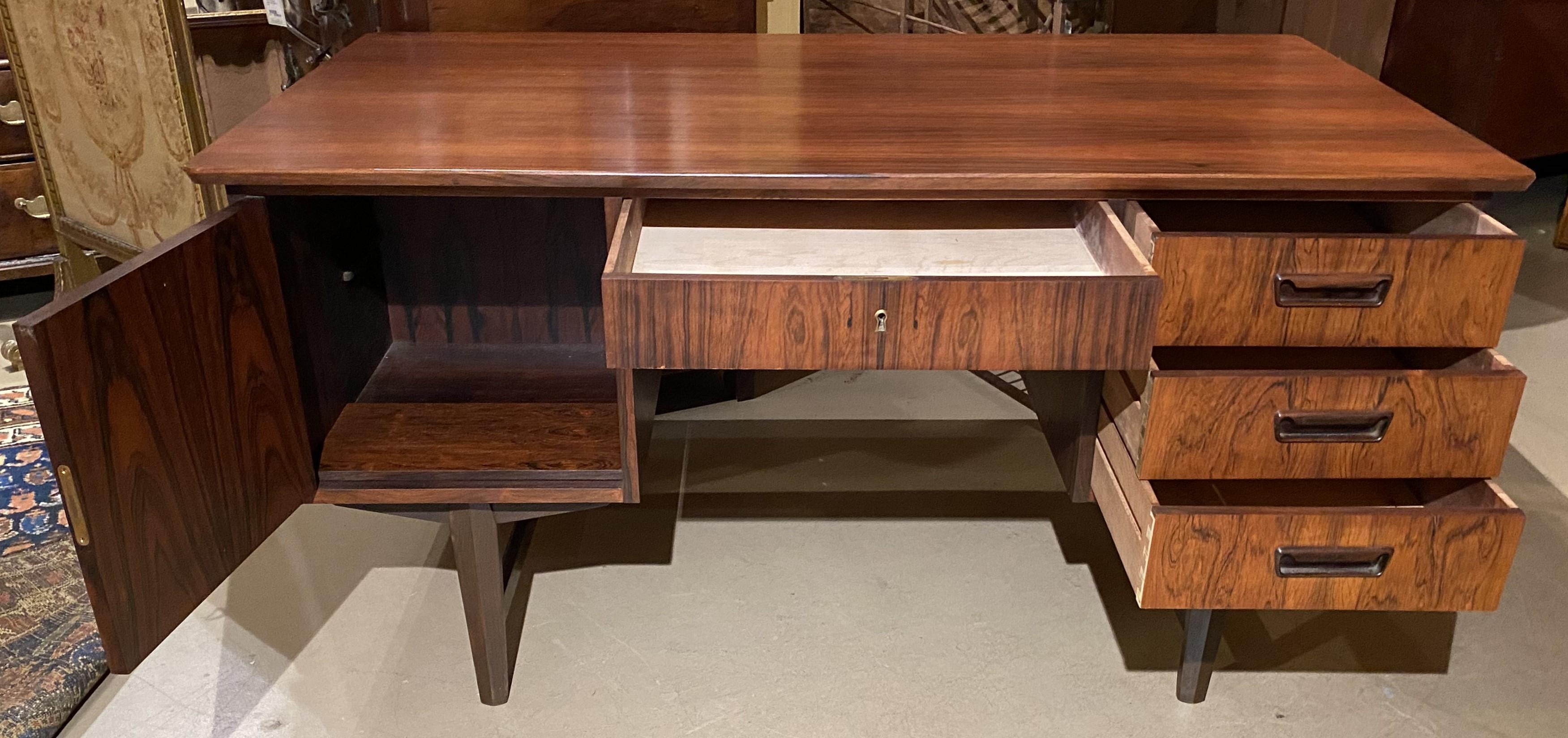 Rosewood Mid Century Modern Desk with Bookcase Front In Good Condition For Sale In Milford, NH