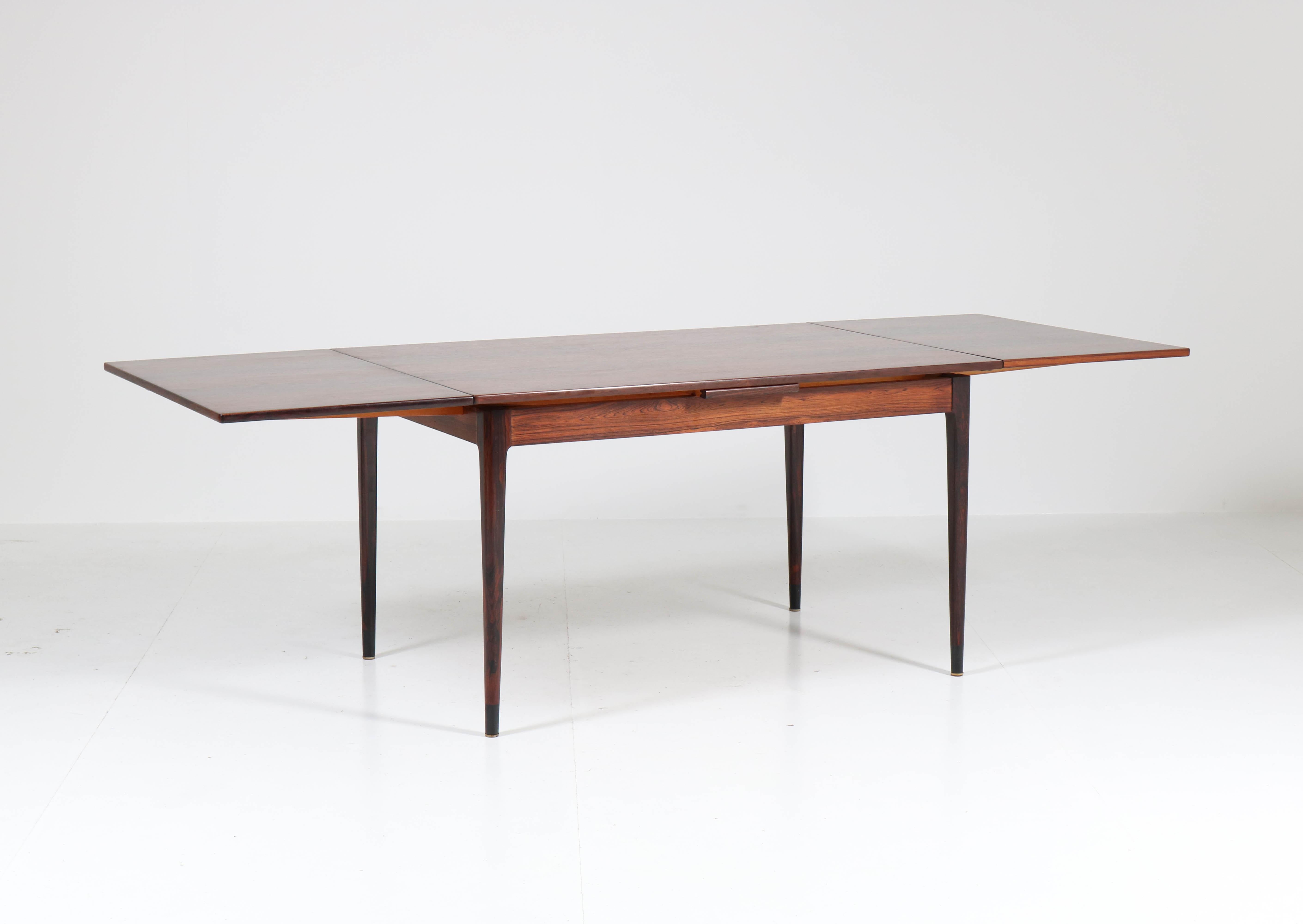 Rosewood Mid-Century Modern Extending Table by Niels O. Møller for J.L. Møllers In Good Condition In Amsterdam, NL