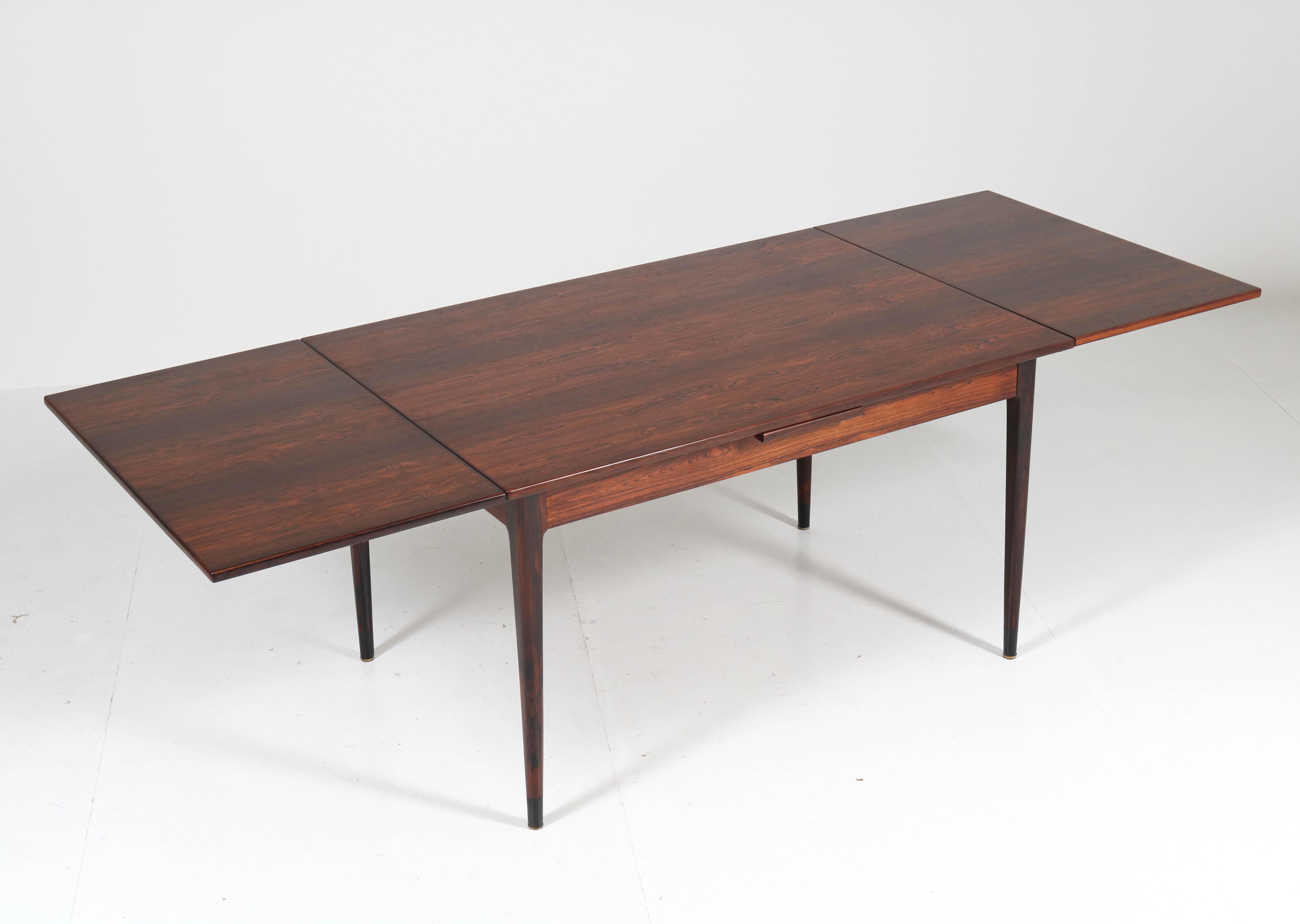 Mid-20th Century Rosewood Mid-Century Modern Extending Table by Niels O. Møller for J.L. Møllers