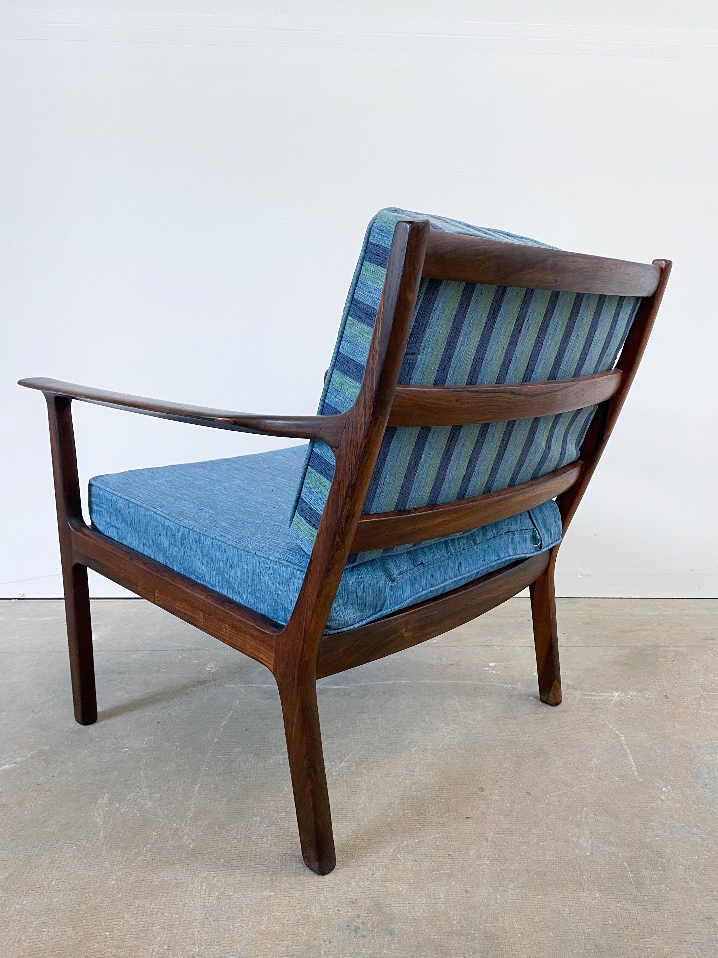 Rosewood Mid-Century Modern Lounge Chair In Good Condition For Sale In Kalamazoo, MI