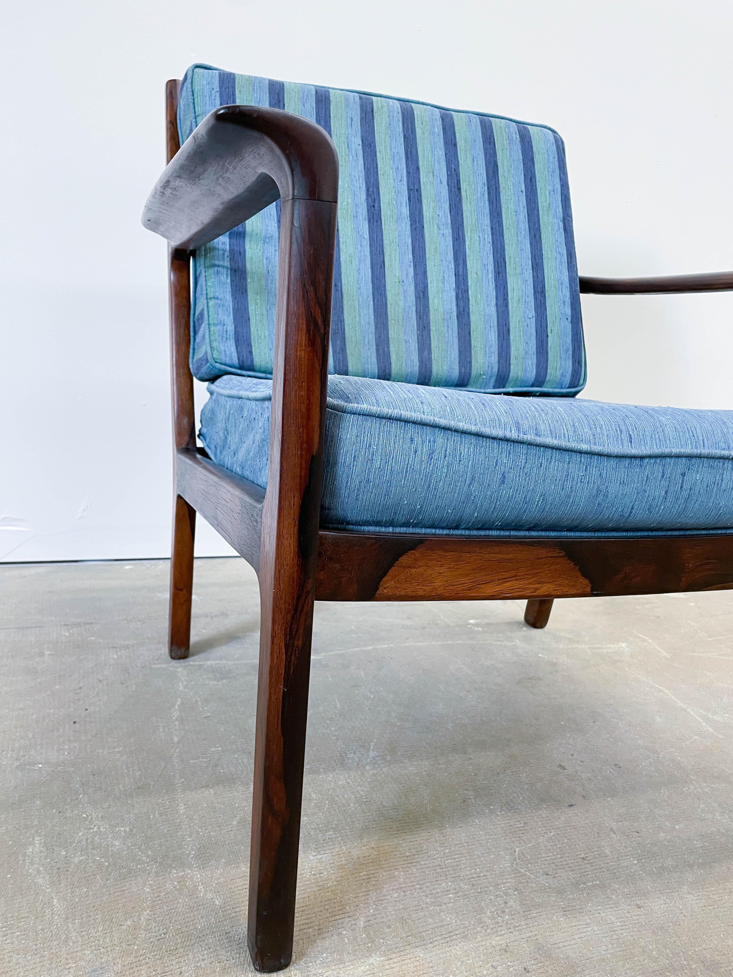 Rosewood Mid-Century Modern Lounge Chair For Sale 1
