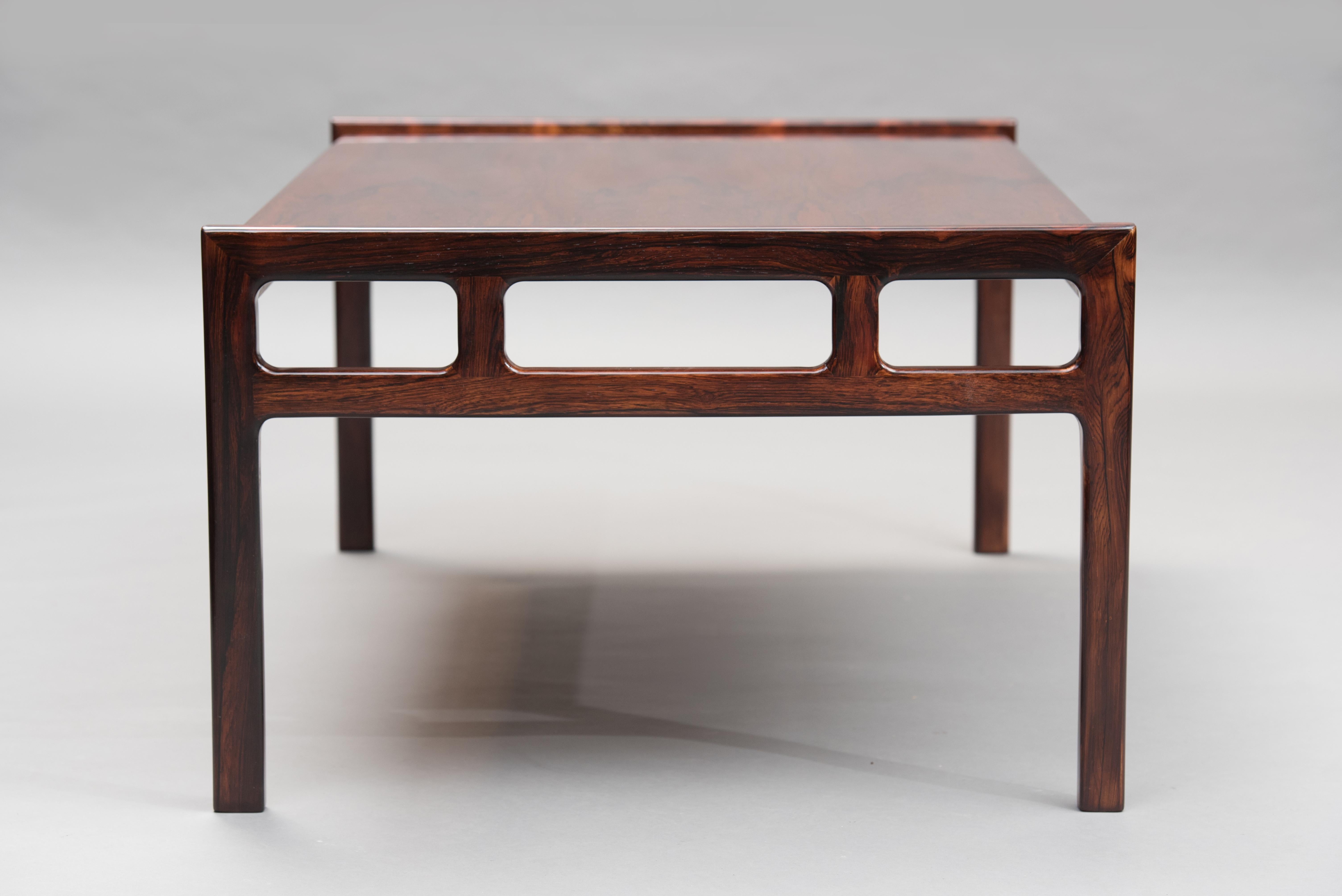 Rosewood Mid-Century Modern Danish rosewood coffee table.