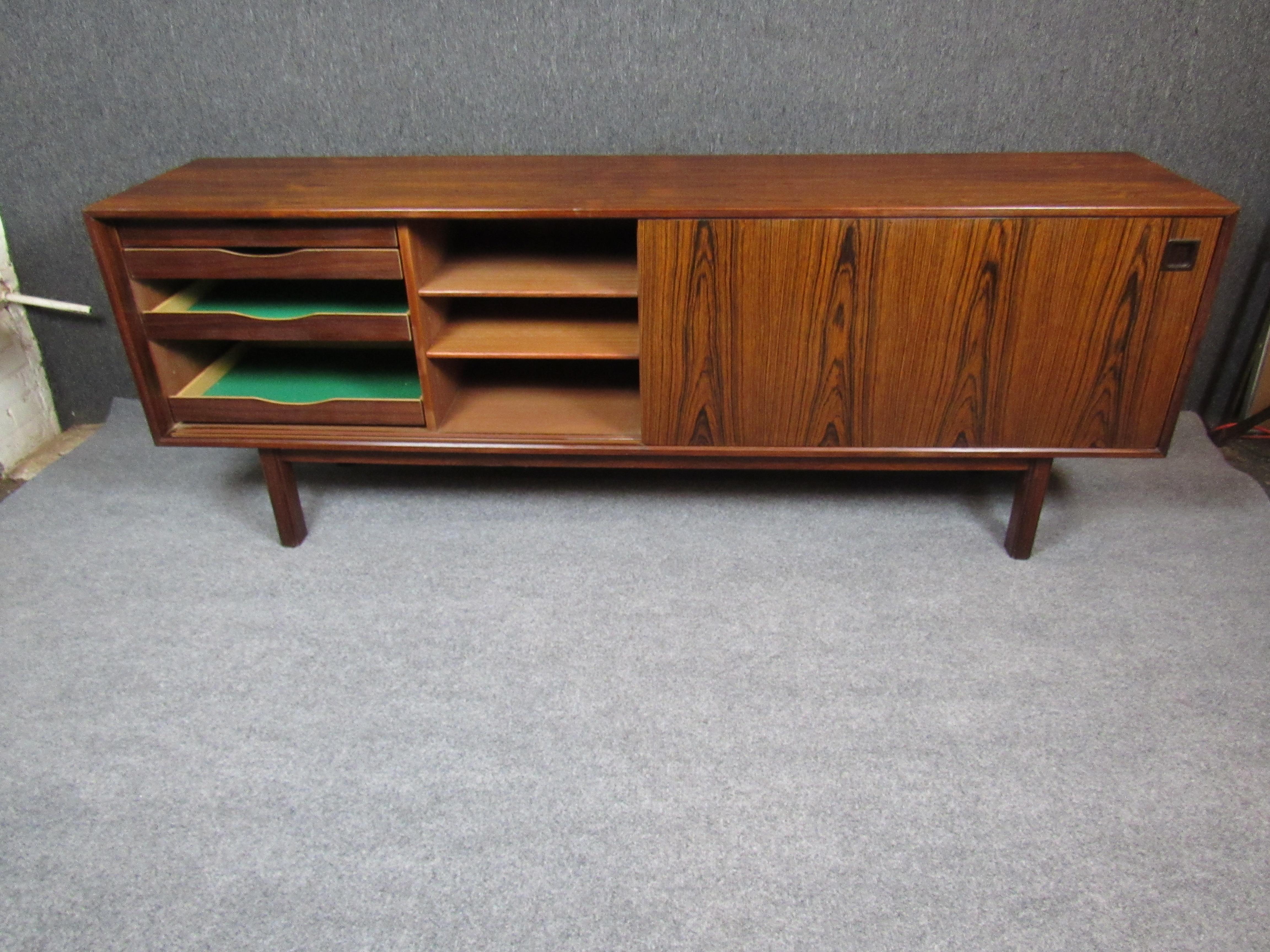 Rosewood Model 21 Sideboard by Omann Jun In Good Condition For Sale In Brooklyn, NY