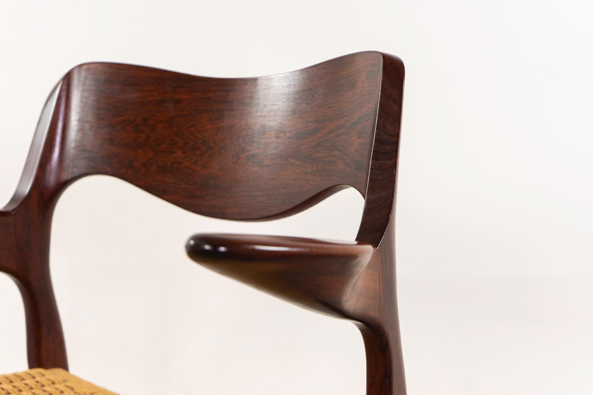 Sillón Rosewood Model 55 de Niels Otto Moller Escandinavo moderno en venta