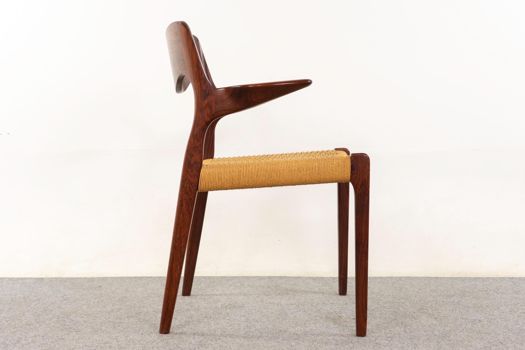 Sillón Rosewood Model 55 de Niels Otto Moller mediados del siglo XX en venta