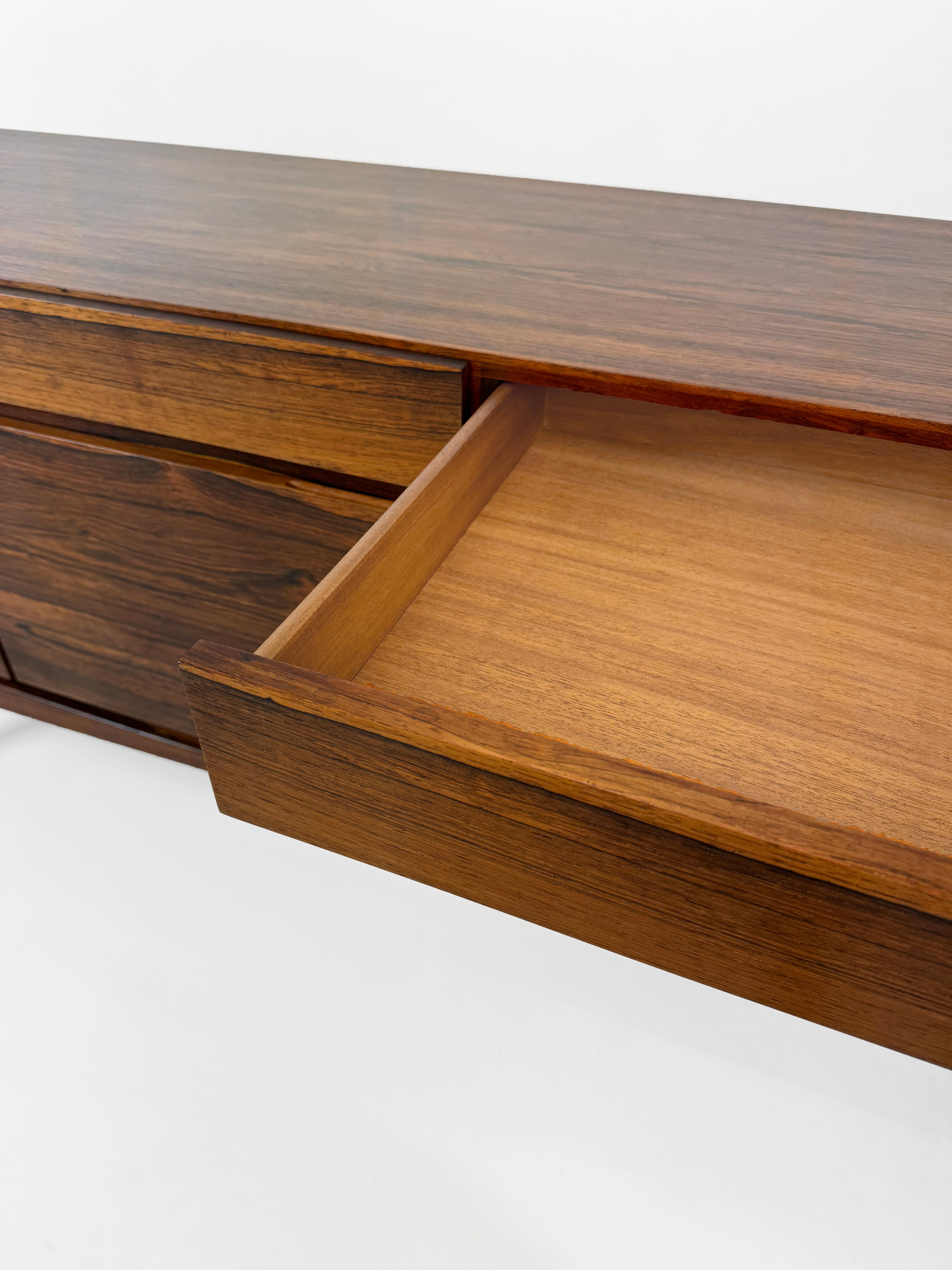 Buffet modèle FA66 d'Ib Kofod Larsen pour Faarup Mobelfabrik, années 1960 en vente 3