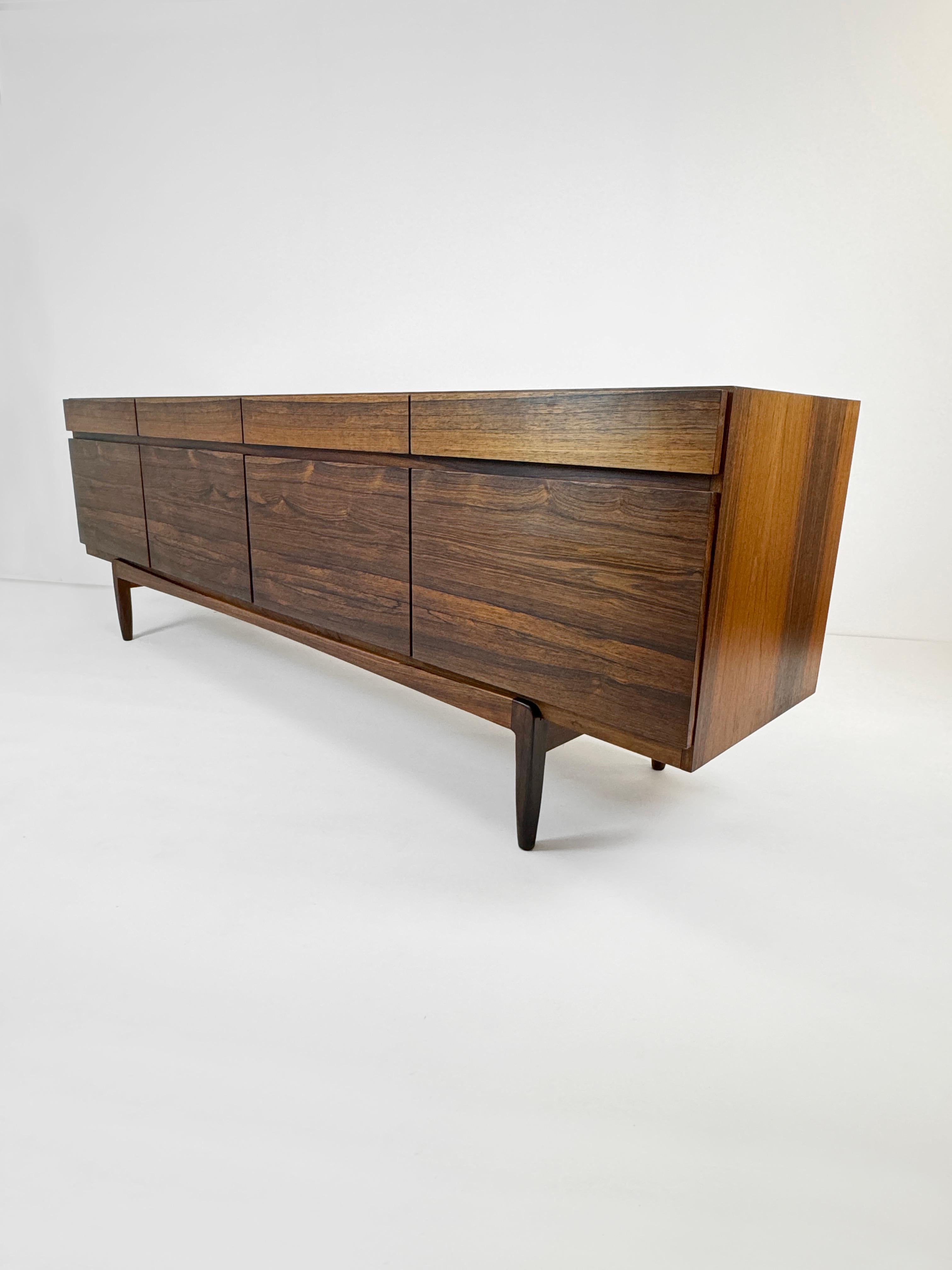 Danois Buffet modèle FA66 d'Ib Kofod Larsen pour Faarup Mobelfabrik, années 1960 en vente
