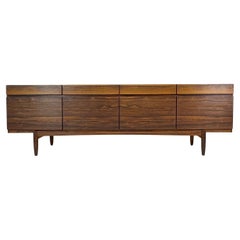 Credenza in palissandro modello FA66 di Ib Kofod-Larsen per Faarup Mobelfabrik, anni '60
