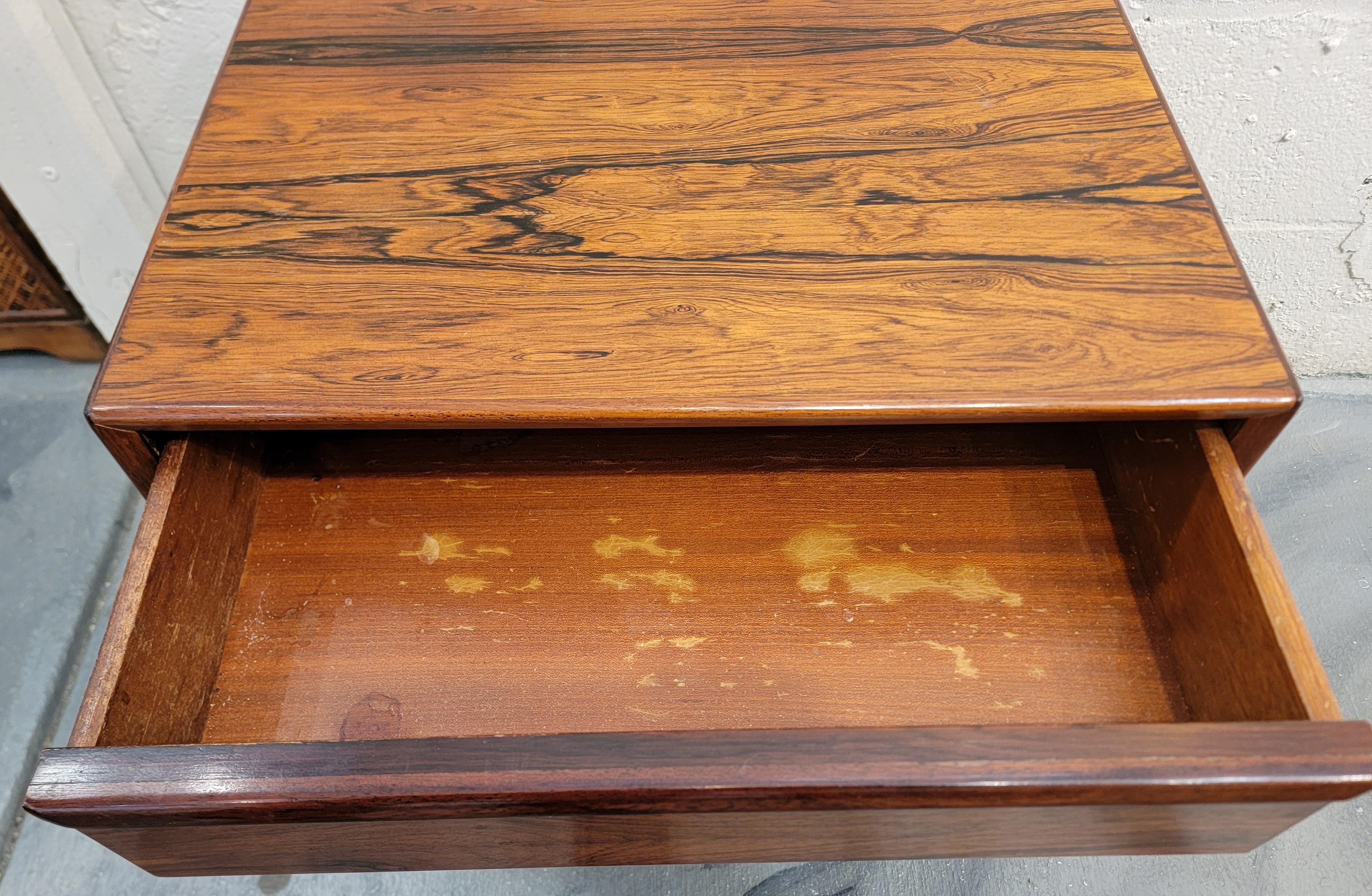 Bois de rose Table de nuit en bois de rose par Westnofa en vente