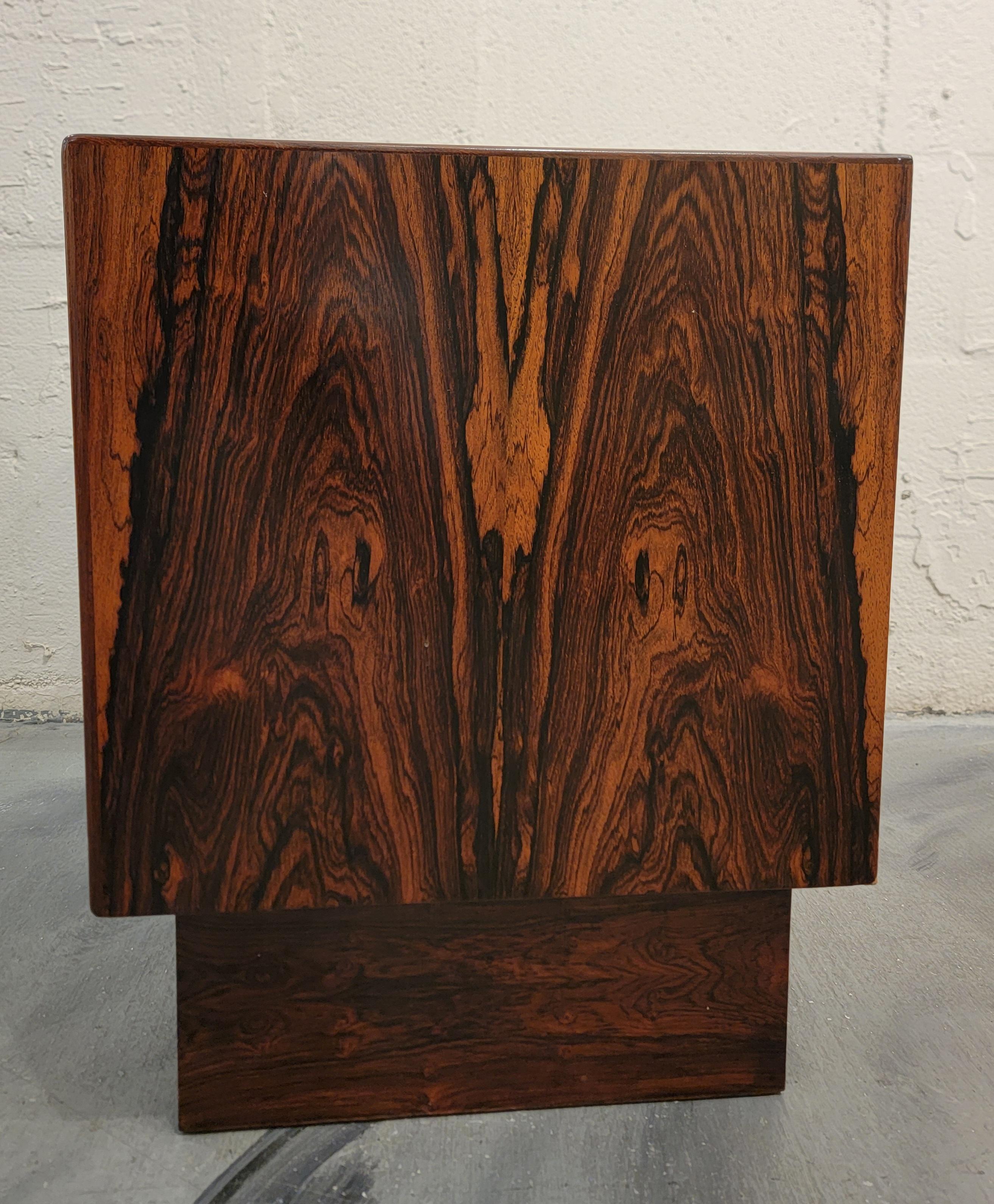 Table de nuit en bois de rose par Westnofa en vente 2