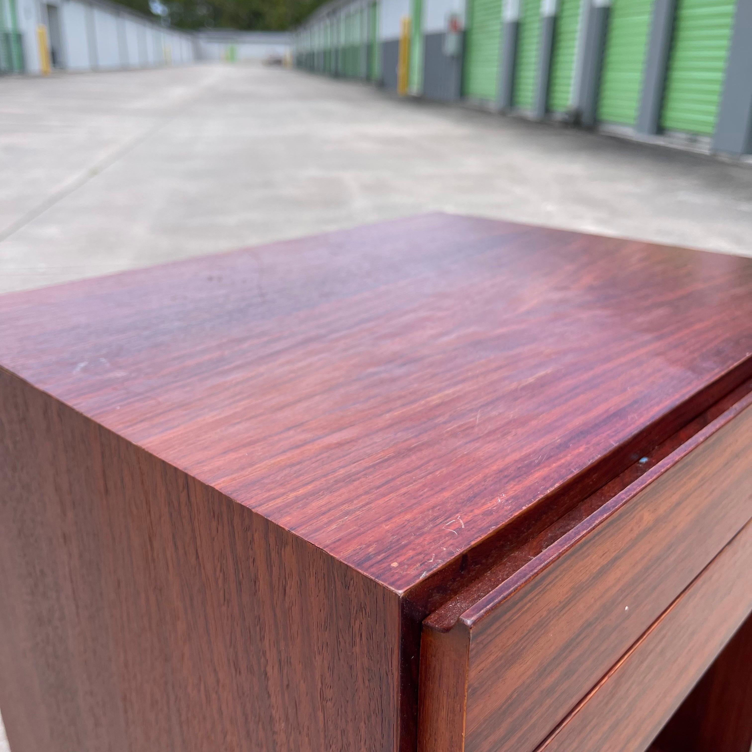 Table de nuit en bois de rose d'Arne Wahl Iverson pour Vinde Mobelfabrik en vente 2
