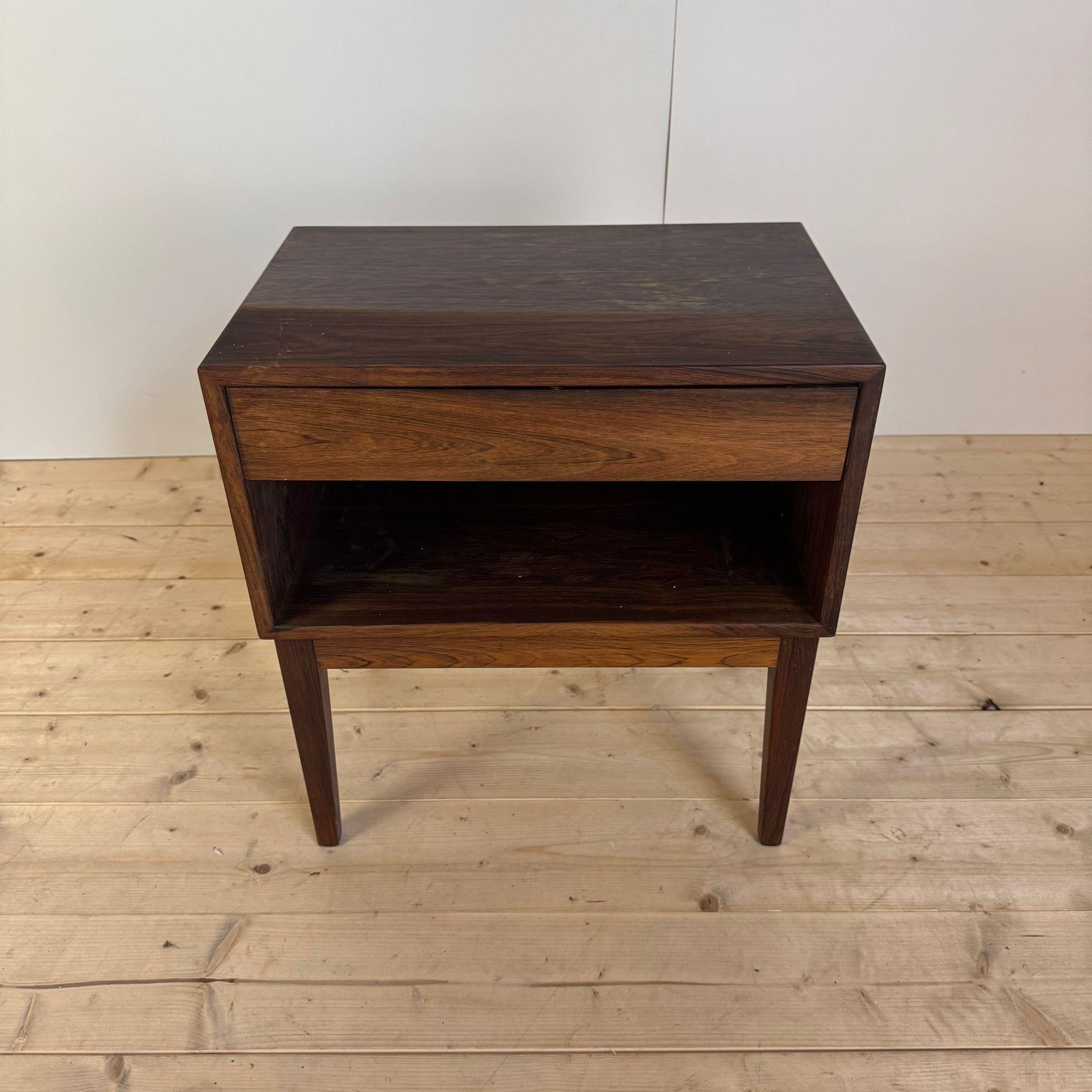 Danish Rosewood nightstand in vendita