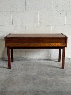 Comodino da ingresso in palissandro con un cassetto e pannello inciso, Risskov Mobelkunst, Danimarca, anni ’60