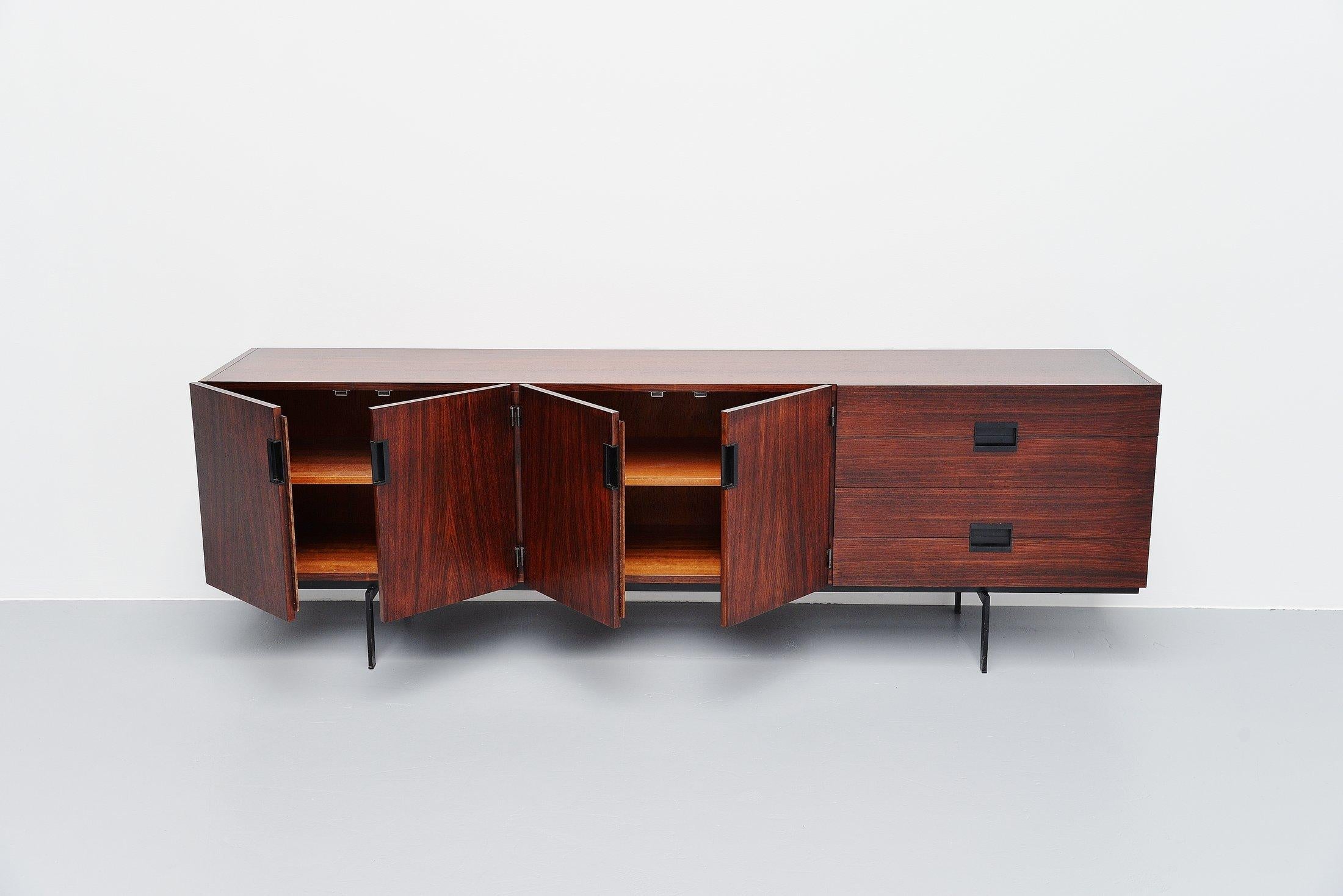 Rosewood Pastoe DU03 Sideboard Cees Braakman, Holland, 1958 In Good Condition In Roosendaal, Noord Brabant