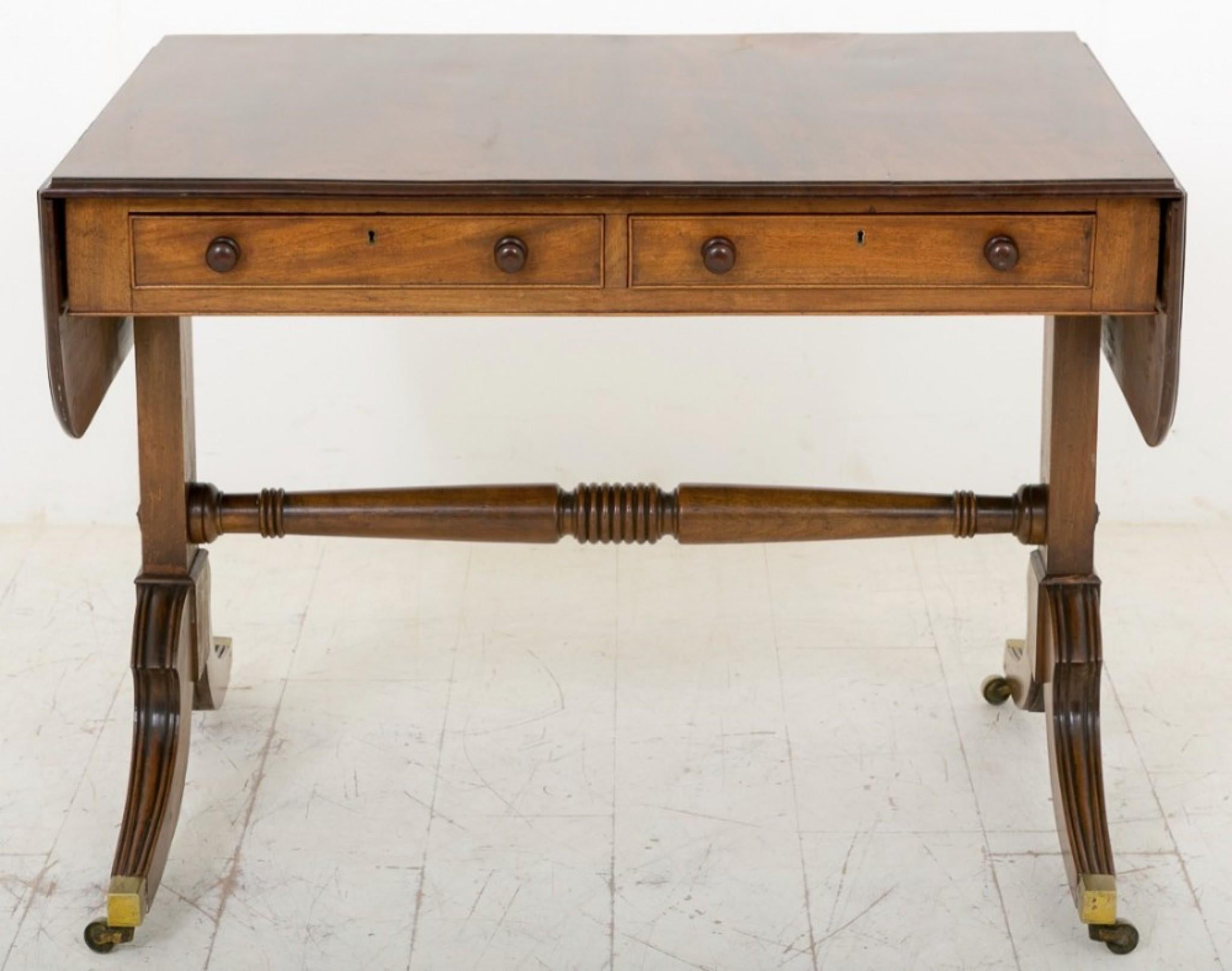 Rosewood Regency Sofa Table Extending Drop Leaf In Good Condition For Sale In Potters Bar, GB