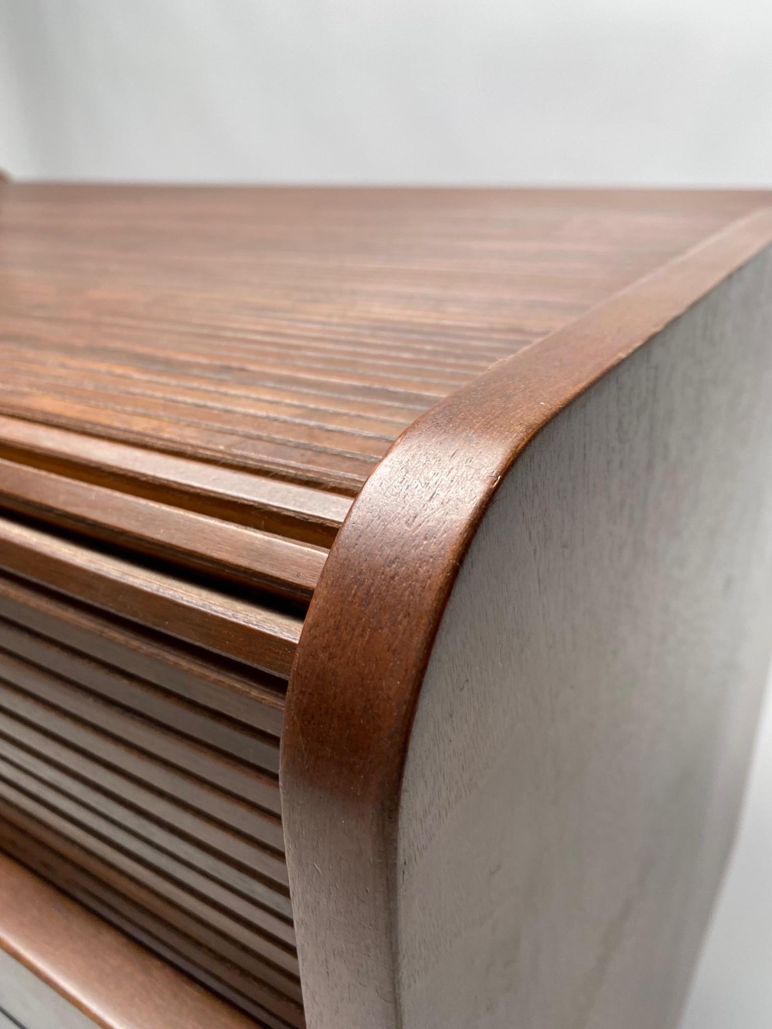 Rosewood Rolltop Desk/Cabinet, Model 804, by Gianfranco Frattini for Bernini For Sale 7