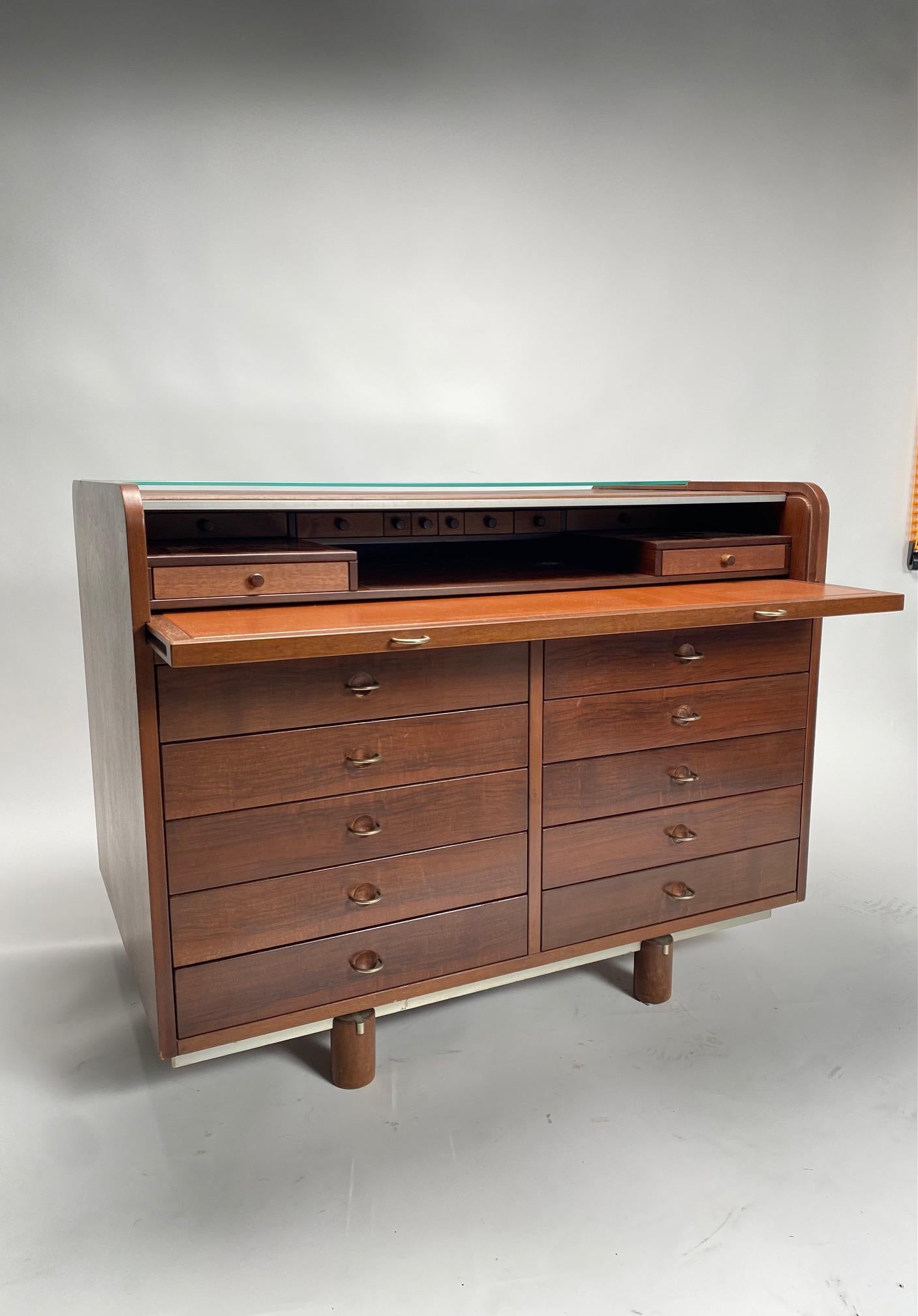 Rolltop-Schreibtisch/Schreibtisch aus Palisanderholz, Modell 804, von Gianfranco Frattini für Bernini (Italienisch) im Angebot