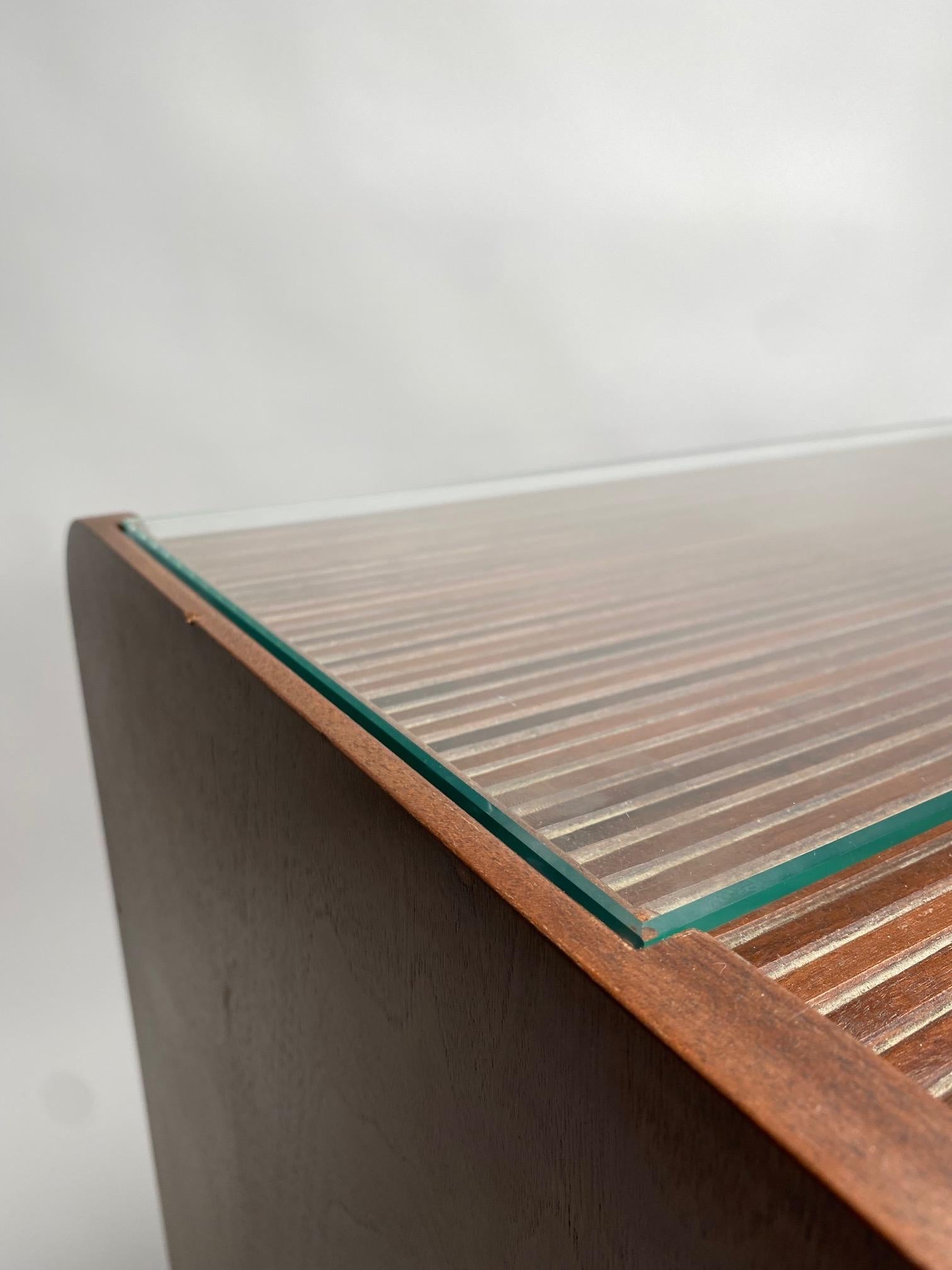 Rolltop-Schreibtisch/Schreibtisch aus Palisanderholz, Modell 804, von Gianfranco Frattini für Bernini (Mitte des 20. Jahrhunderts) im Angebot