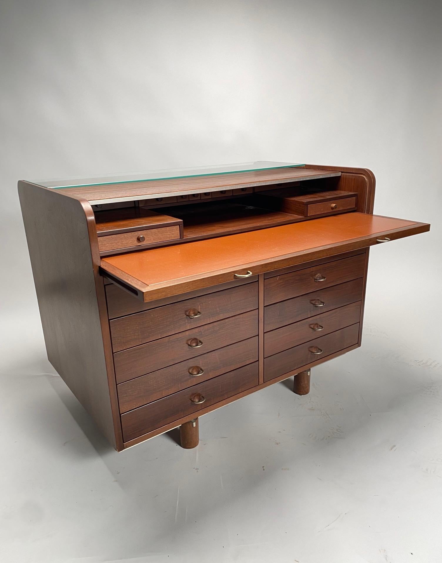 Rolltop-Schreibtisch/Schreibtisch aus Palisanderholz, Modell 804, von Gianfranco Frattini für Bernini (Aluminium) im Angebot