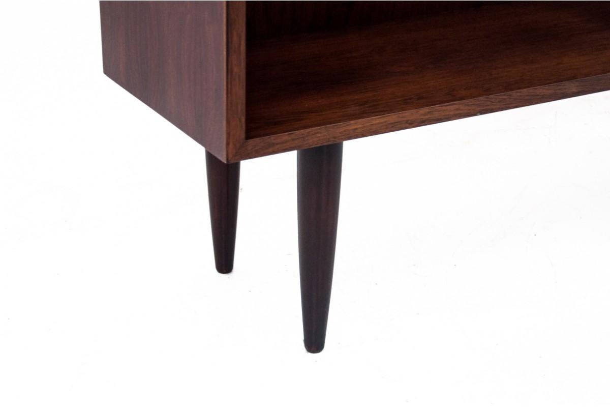 Rosewood shelf designed by Omann Jun, Denmark, 1960s. After renovation. In Good Condition For Sale In Chorzów, PL