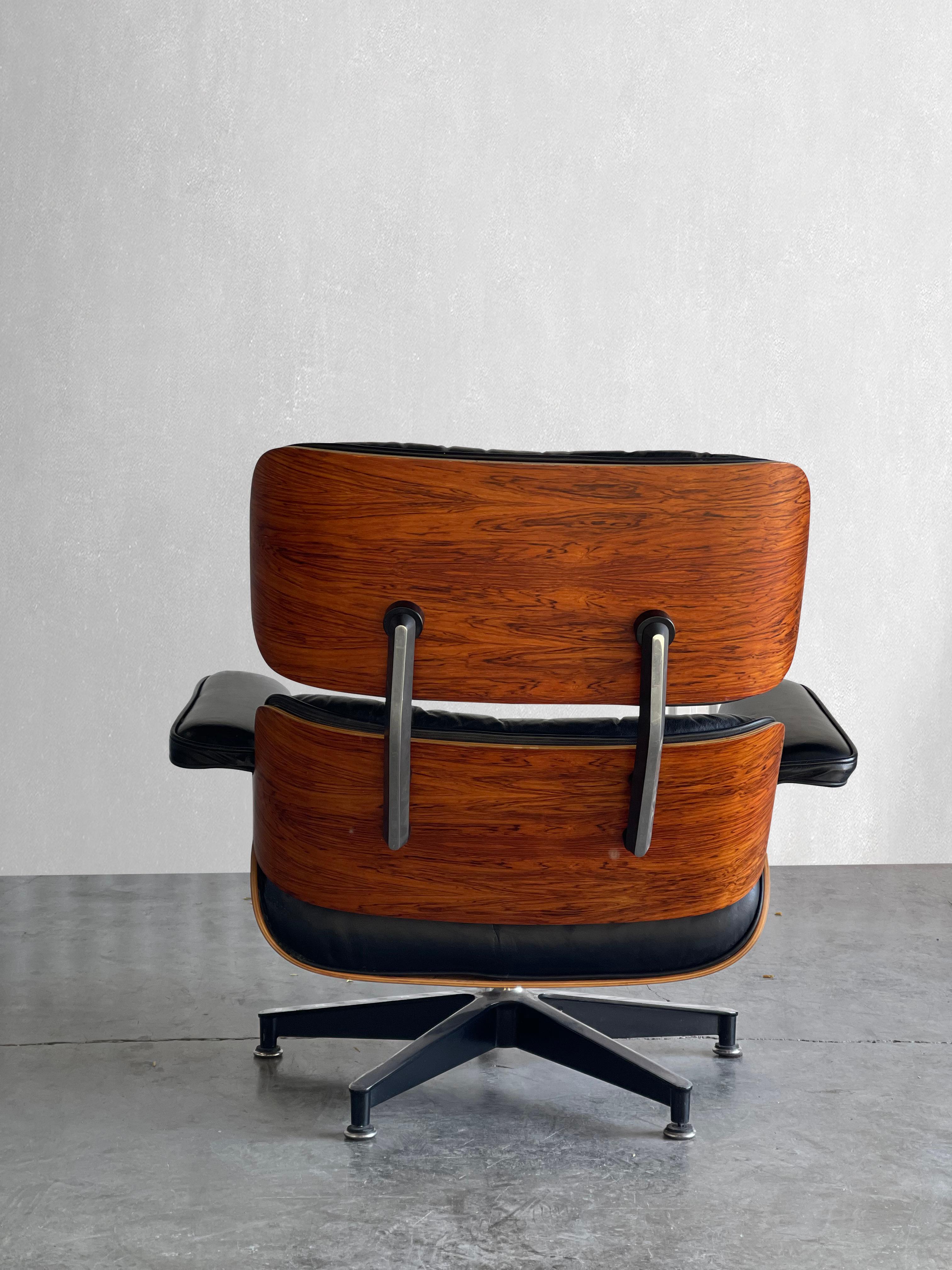 Fin du 20e siècle Chaise longue et ottoman Eames en bois de rose, 3e génération
