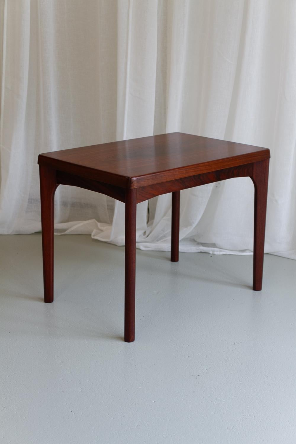 Beistelltisch aus Palisanderholz von Henning Kjærnulf für Vejle Stole & Møbelfabrik, 1960er Jahre. im Zustand „Gut“ im Angebot in Asaa, DK