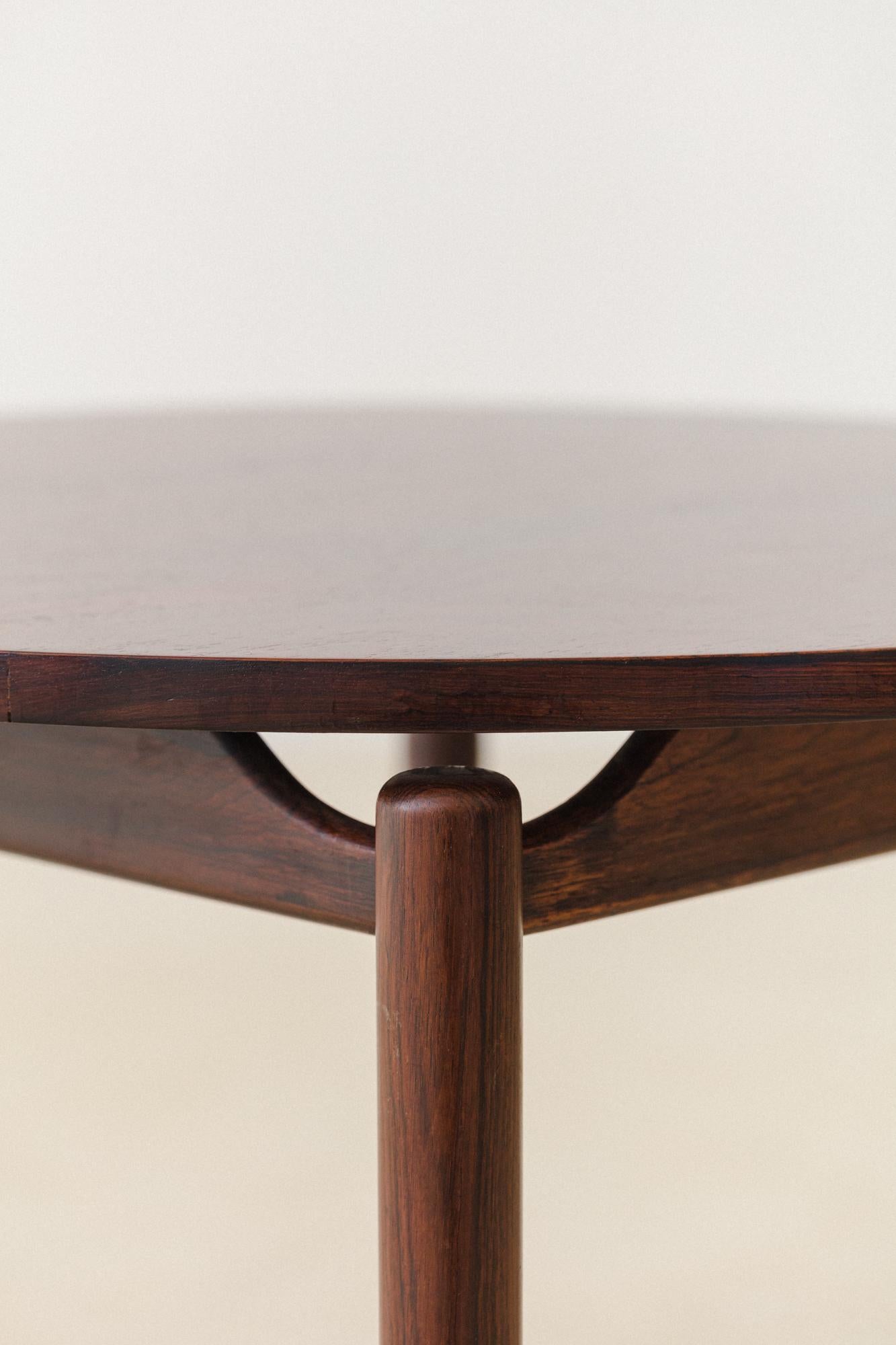 Rosewood Side Table by Móveis Cantù, 1960s, Brazilian Mid-Century Design For Sale 3